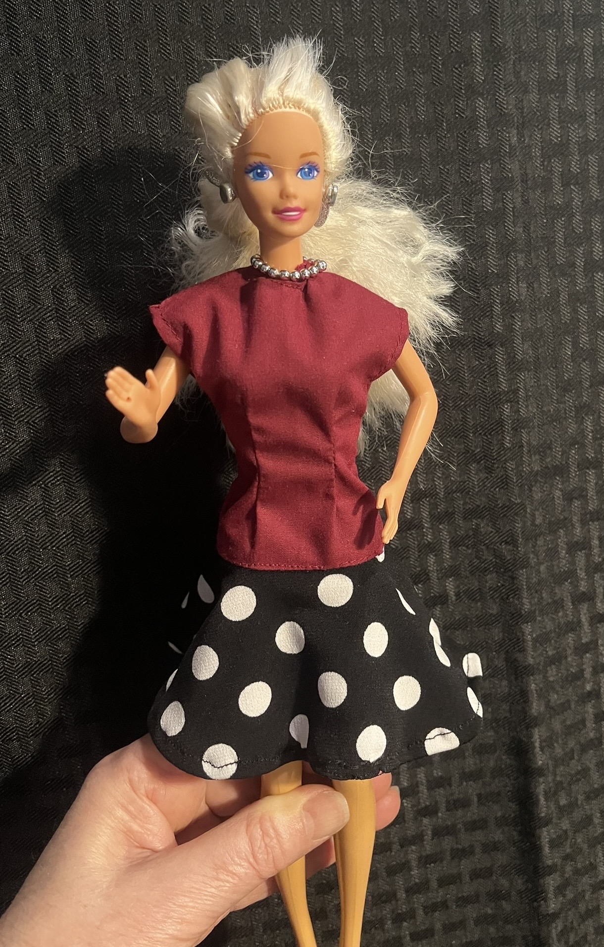 Barbie Holiday Fashion Outfit – Merry Bright Top, Skirt & Gift For Barbie Dolls