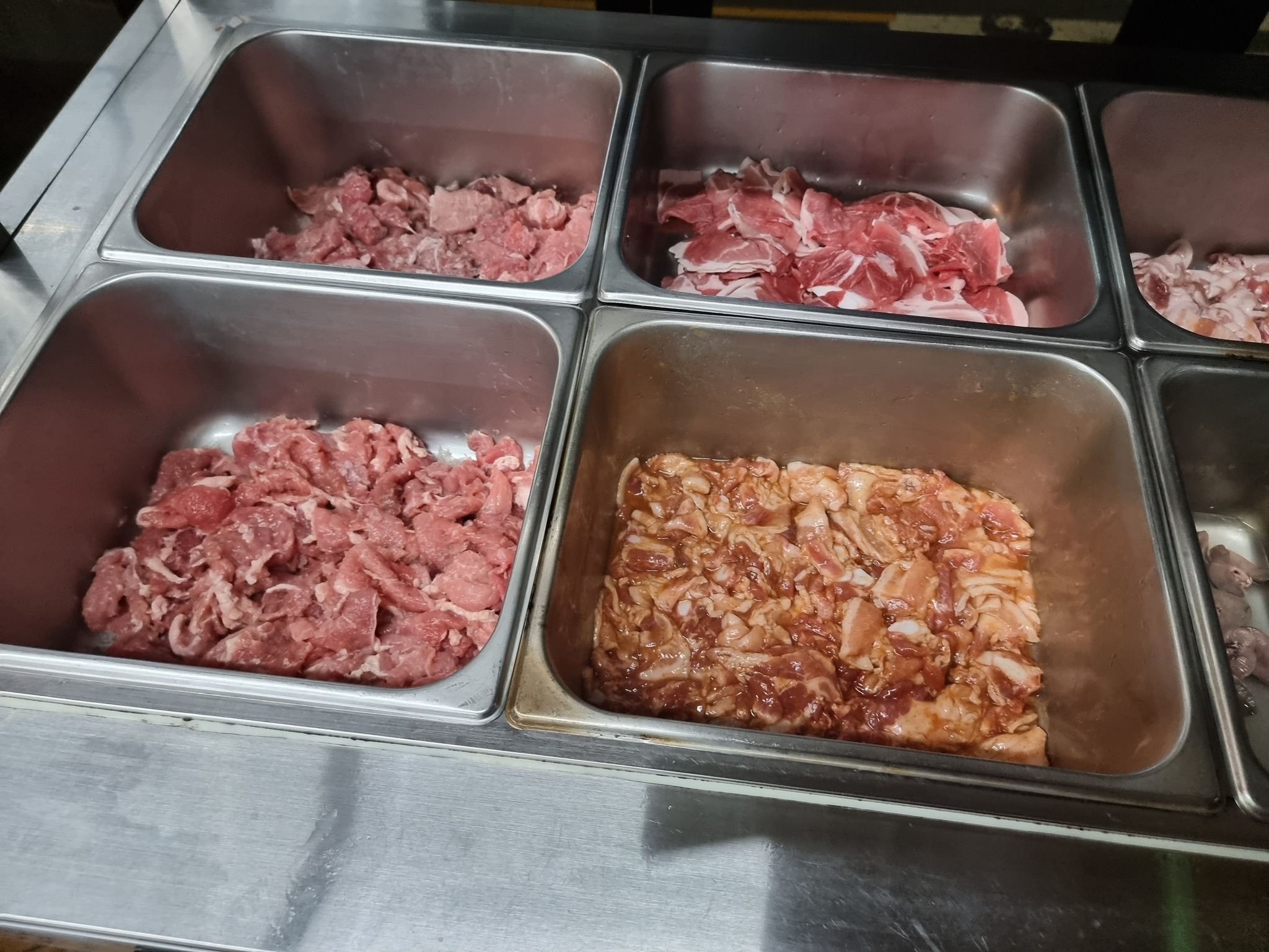 Thai mukata... - Thai mukata บุฟเฟ่ต์หมูกะทะชางวอน