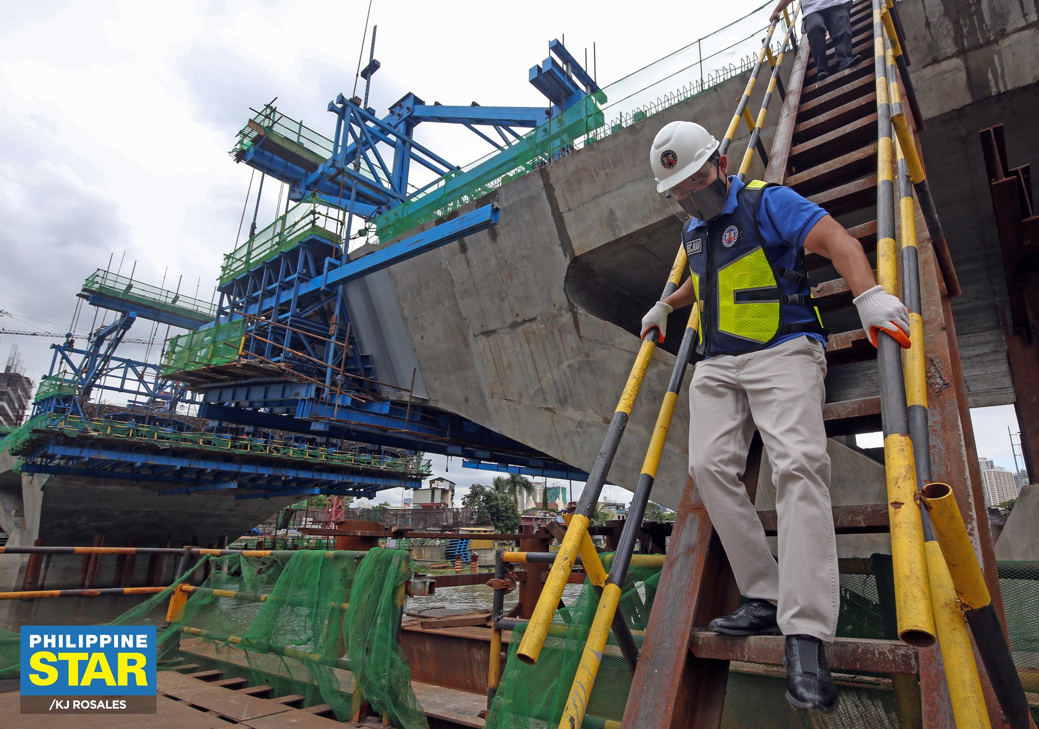 Philippine - DPWH Secretary Mark Villar and DPWH Director Virgilio ...