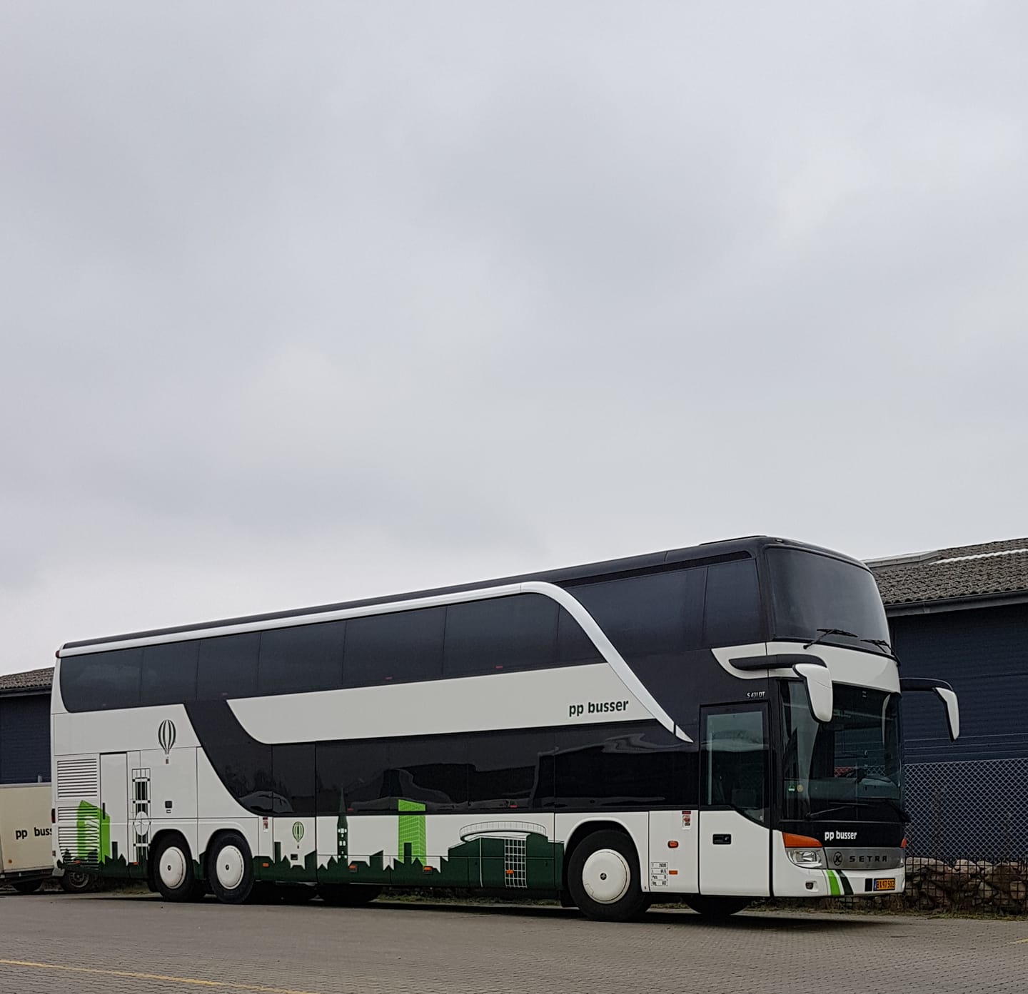 Byd velkommen til den nye dame i... - P.P. Busselskab ApS | Facebook