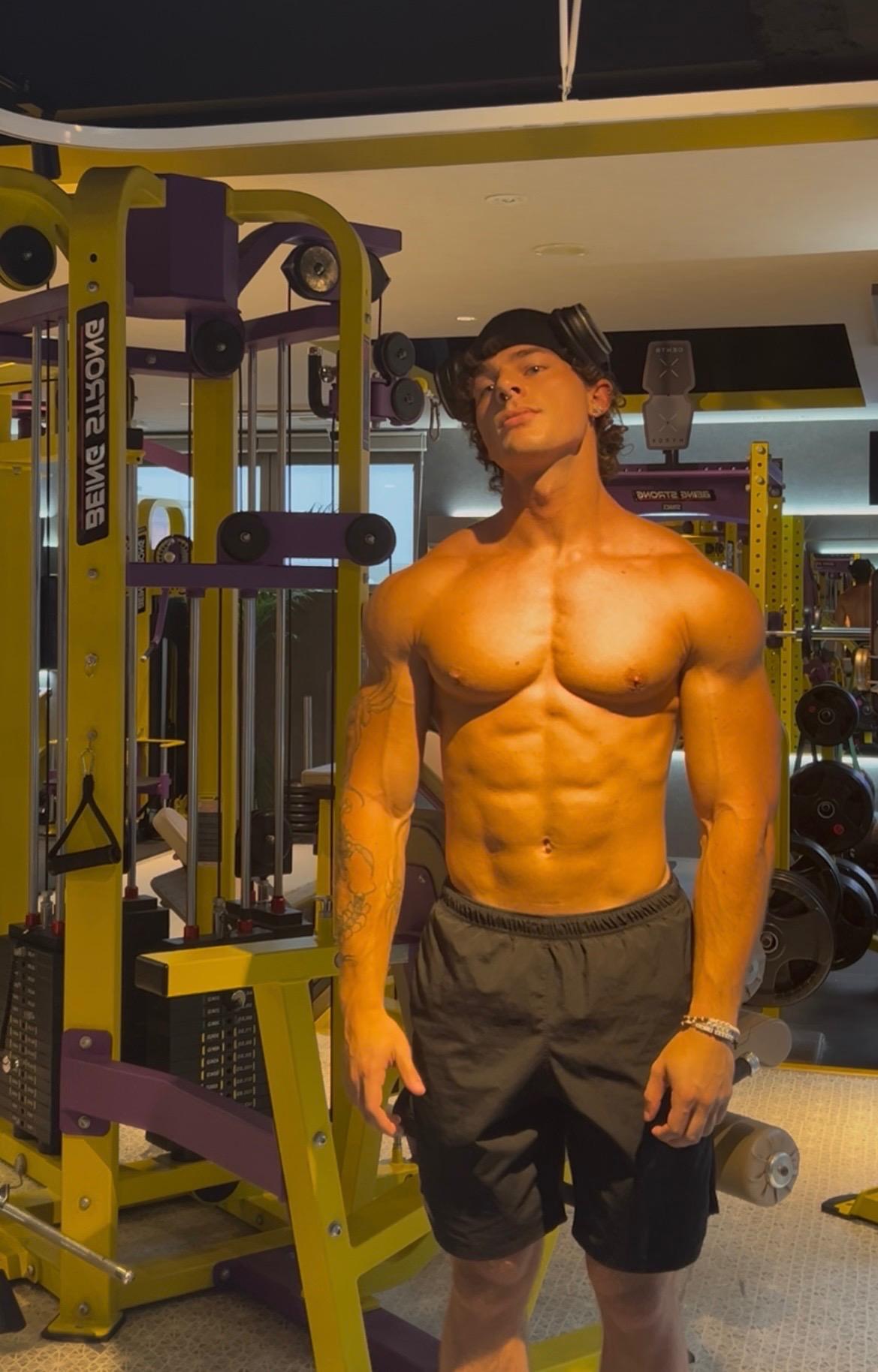 Routine is coming in good, same machines, more weight, more progress # ...