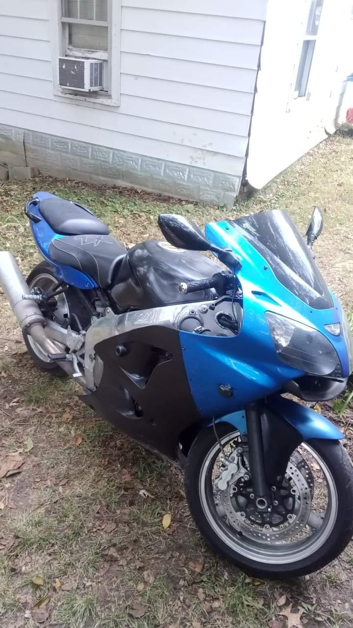 2008 Kawasaki ZRX · Driven 15,980 miles Super fast bike has no