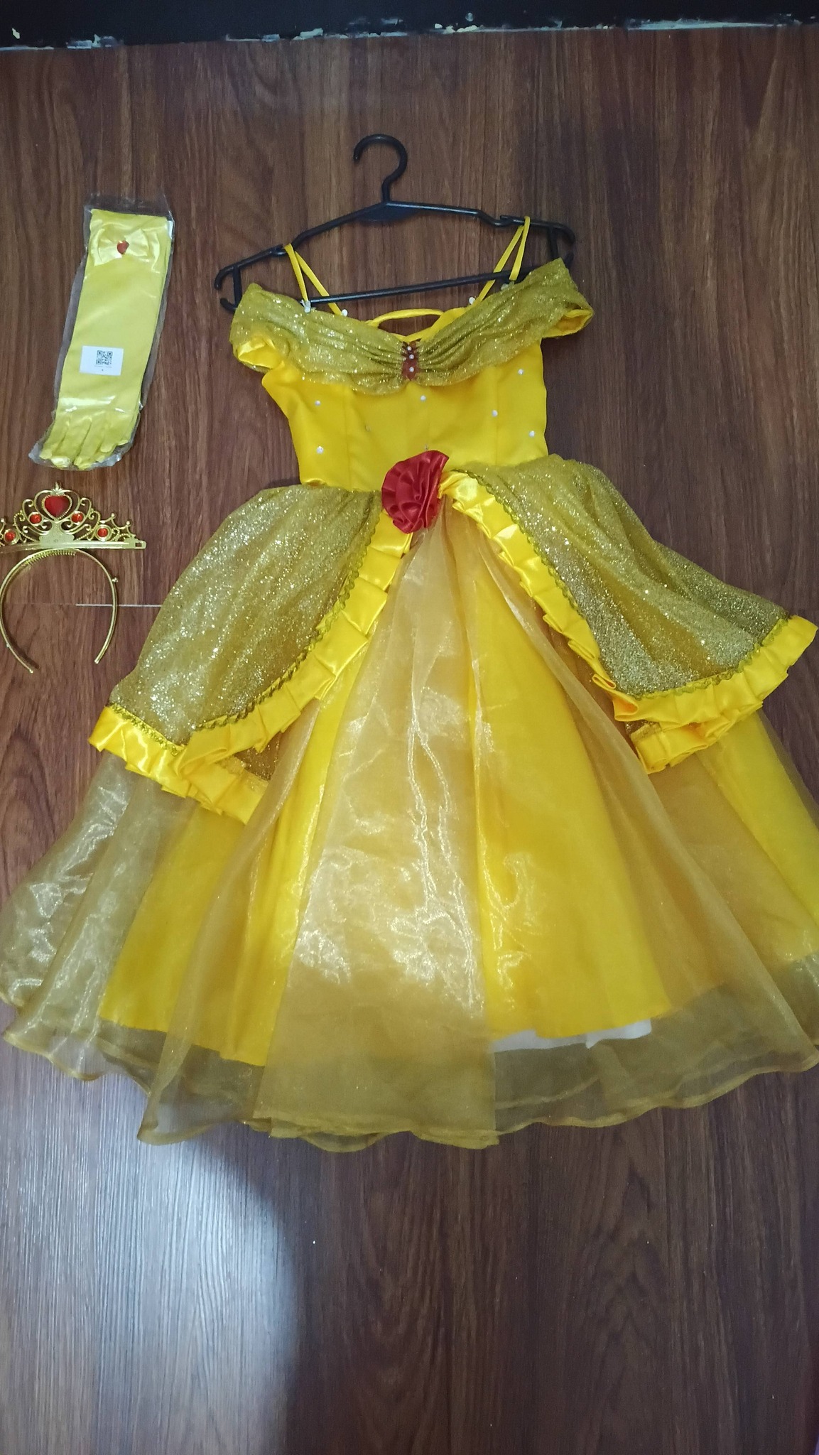 poshmark gold dress For rent,nasa bawat pic.price ng rent.Loc.Tondo manila.pm Fit: Regular