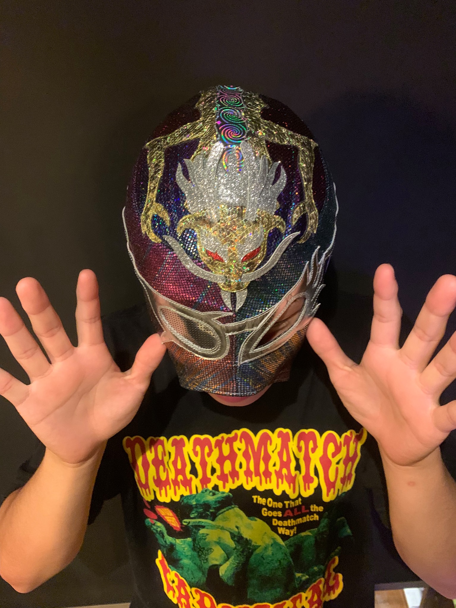 新日本プロレスのBUSHI選手のマスクを作っている「じゃら工房」さんが
