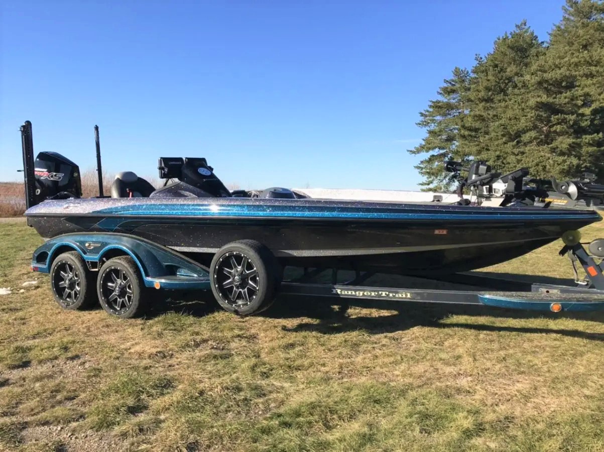 What 21' Ranger boats with 4-stroke Mercury are for sale, 2016 or