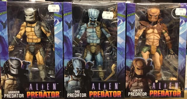 Alien Vs Predator Arcade Game style Predators. Continue the hunt