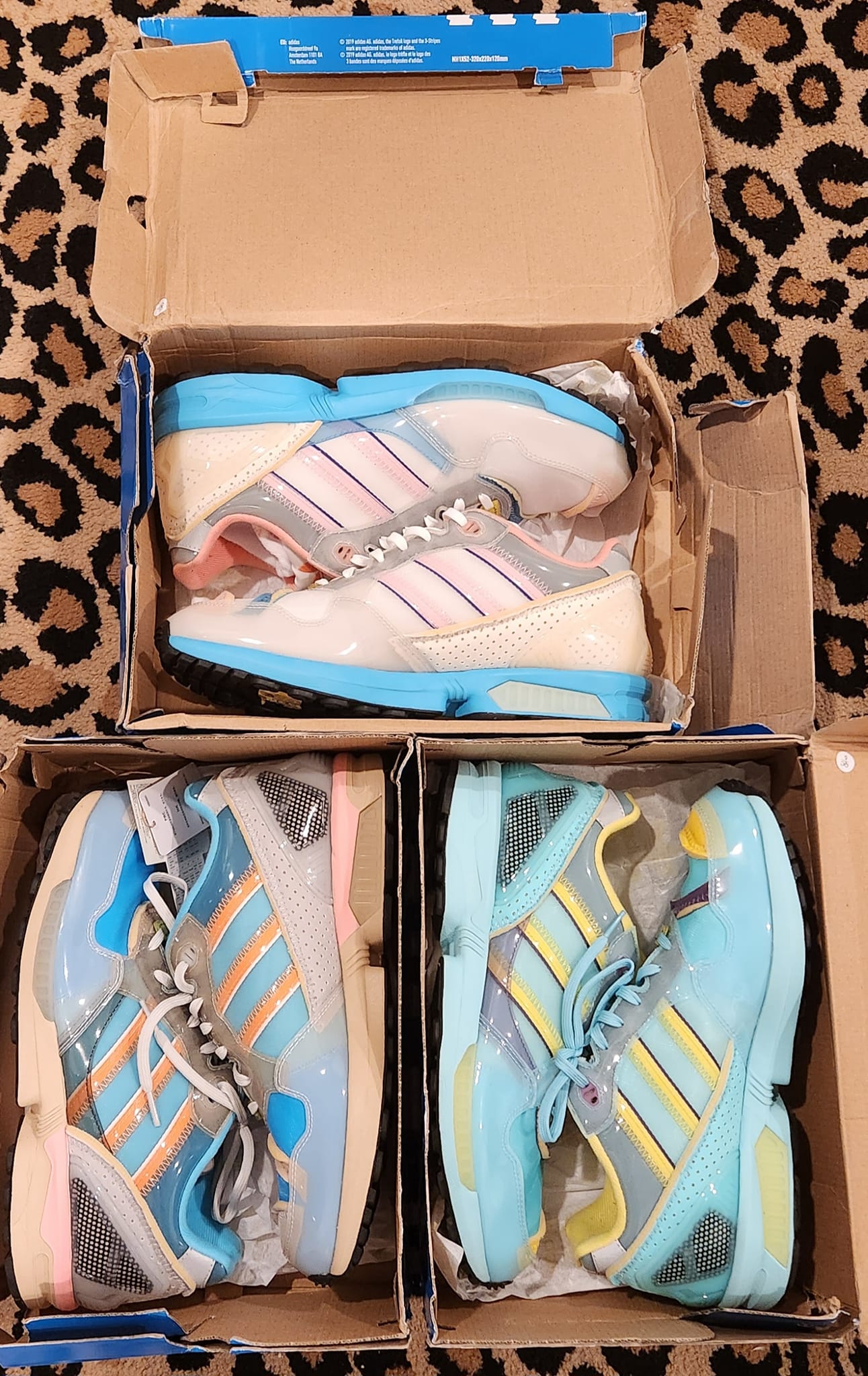 Brand new Adidas Advantage sneakers in men's size 9.5. Clean Cloud