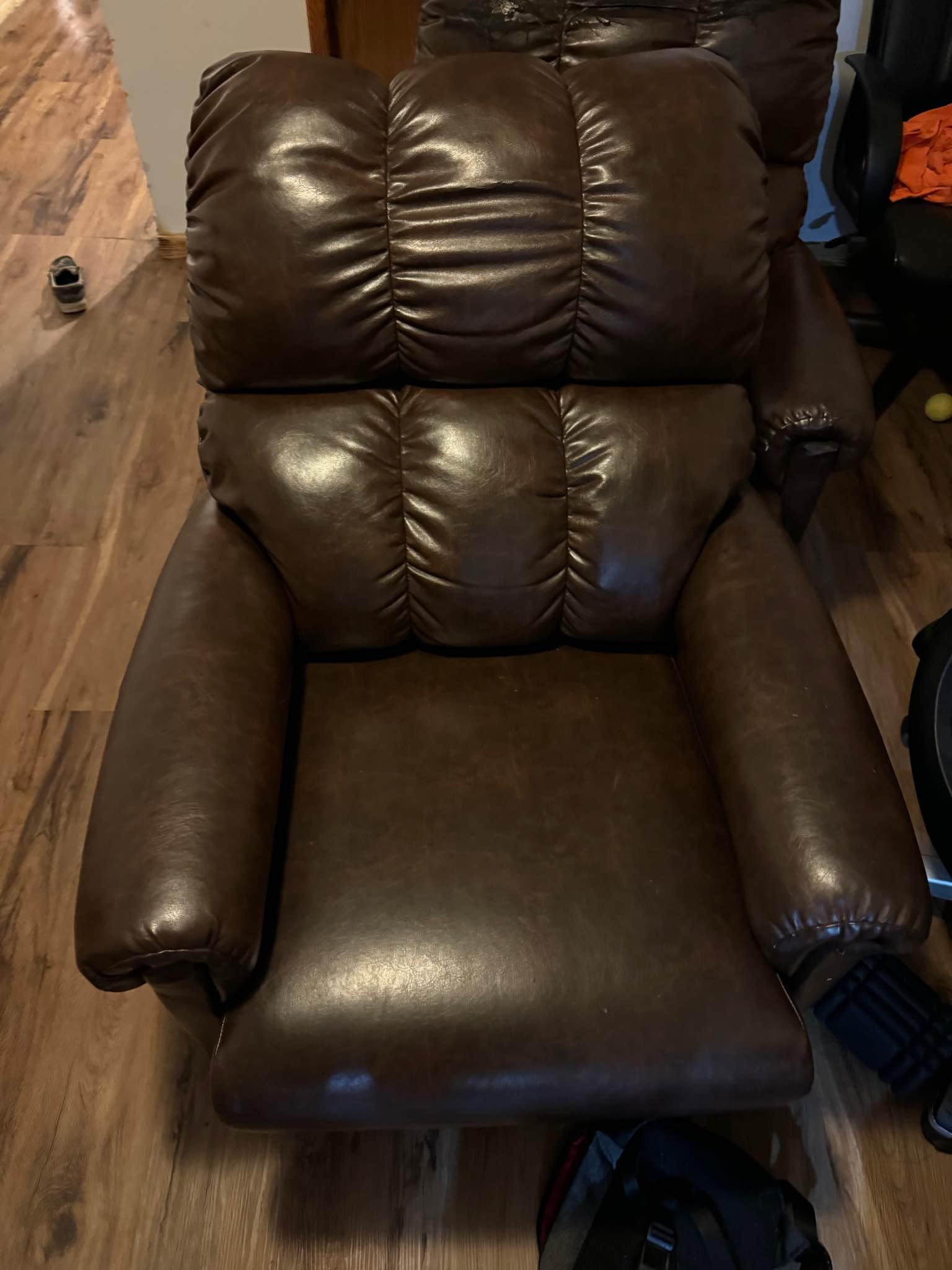 Lazy boy recliner Sofas, Loveseats & Sectionals Burlington, Iowa