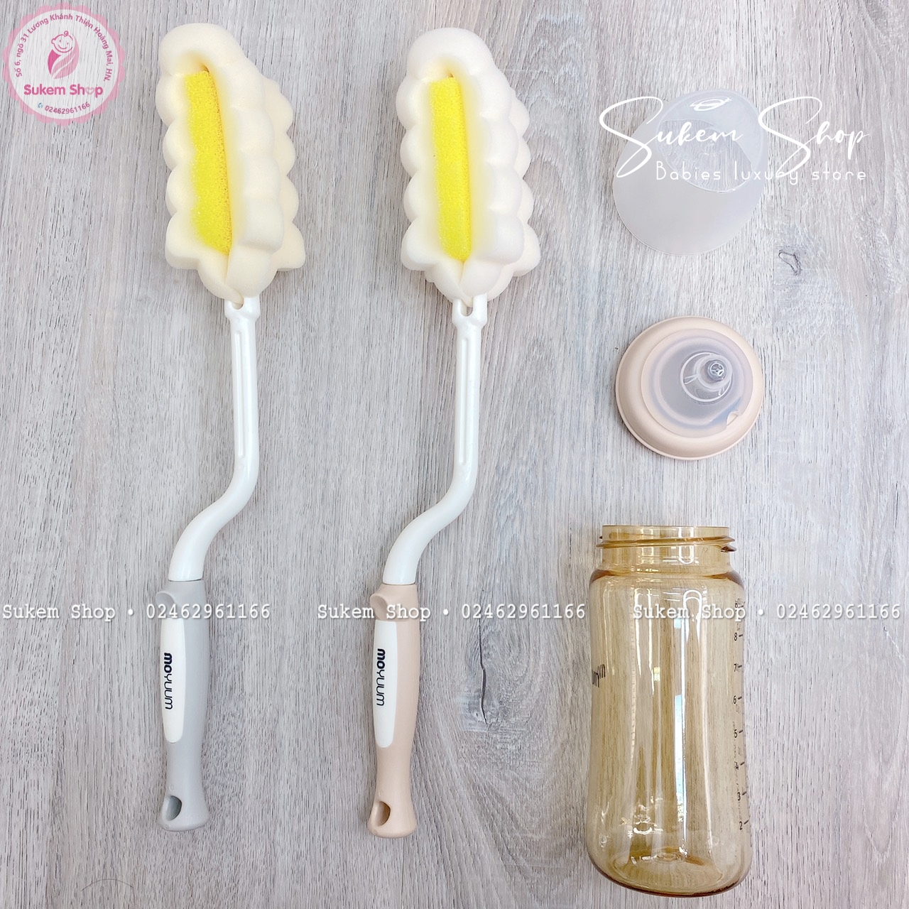 Suri Store - Cọ Mút Xốp Bình Sữa Moyuum Thiết Kế Tay Cầm... | Facebook