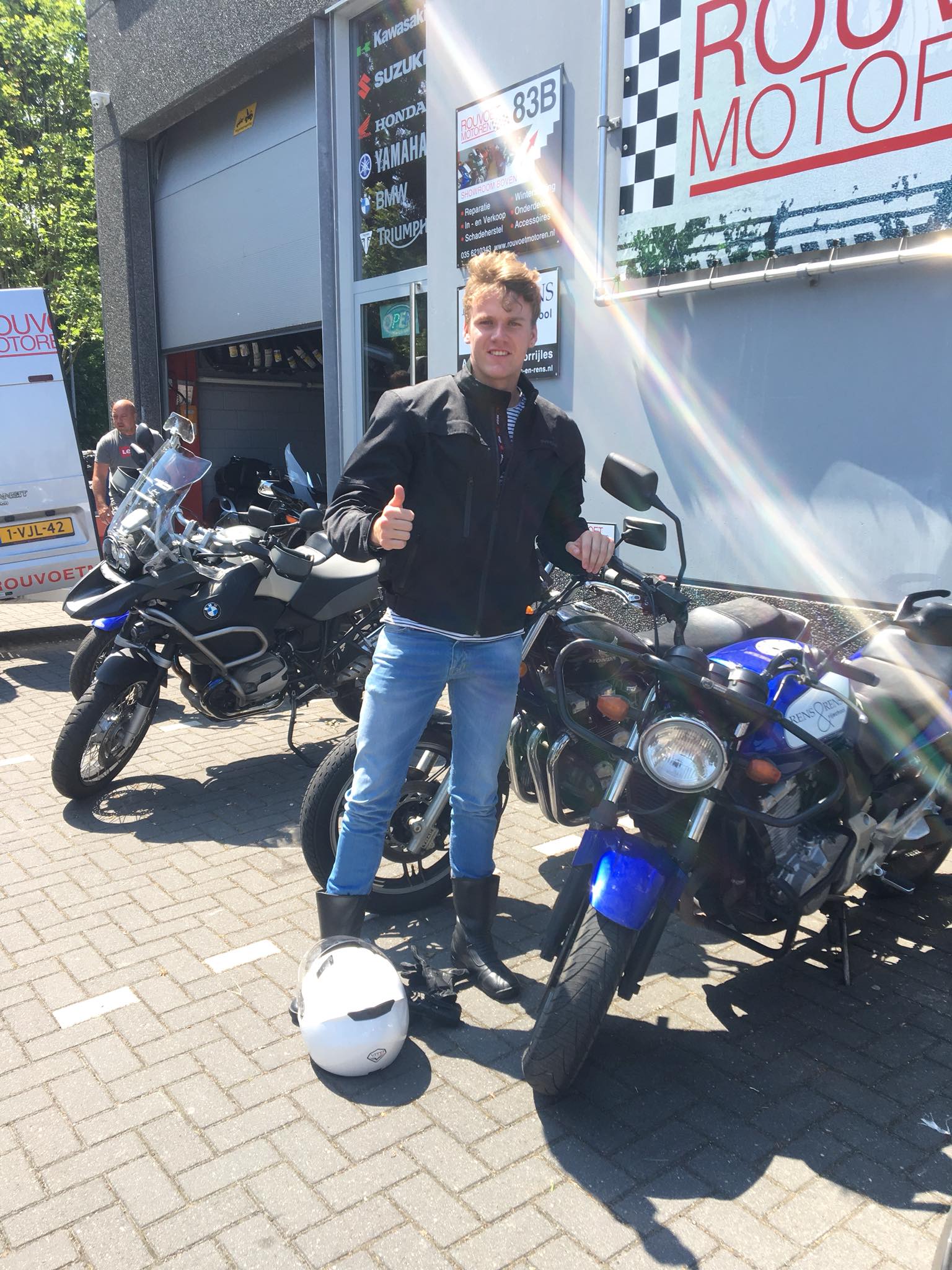 Rijschool Rens en Rens - In 10 lessen allebei je motorexamens halen ...