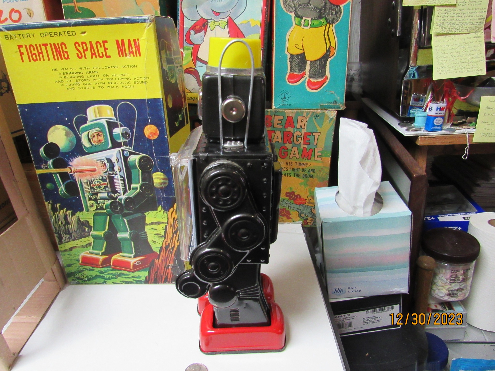 Fighting Space Man Battery Operated Robot N Mint Boxed Works. Here