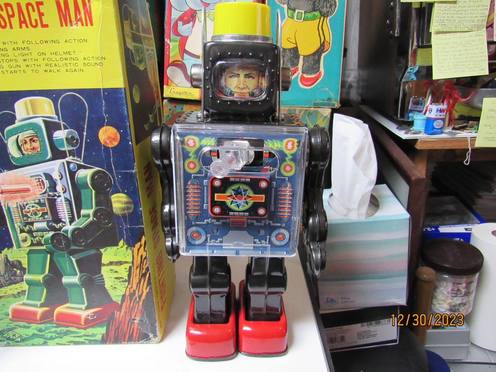 Fighting Space Man Battery Operated Robot N Mint Boxed Works. Here