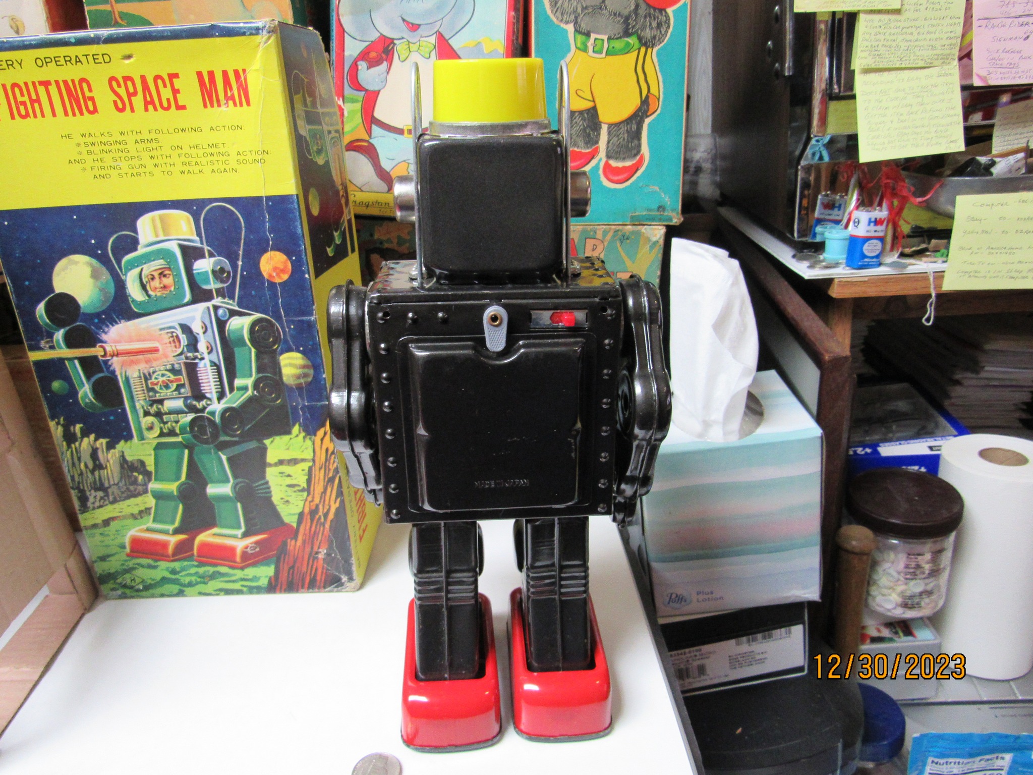 Fighting Space Man Battery Operated Robot N Mint Boxed Works. Here