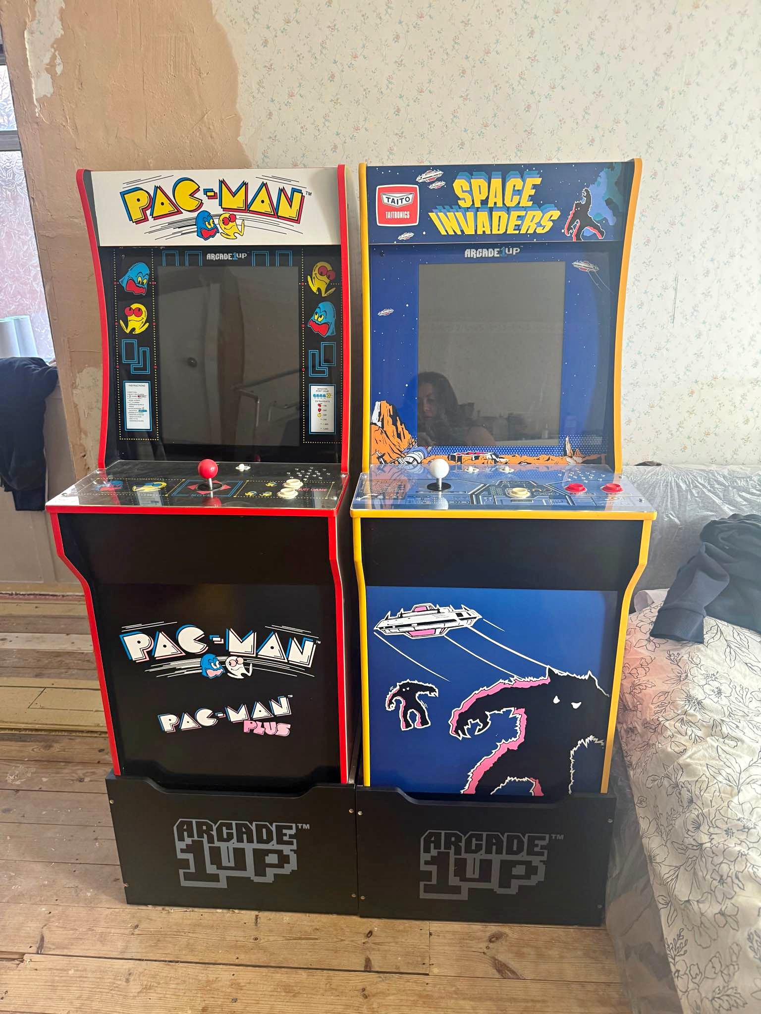 Pac-Man arcade 1 up machine with riser - Slot Machines - Birmingham ...