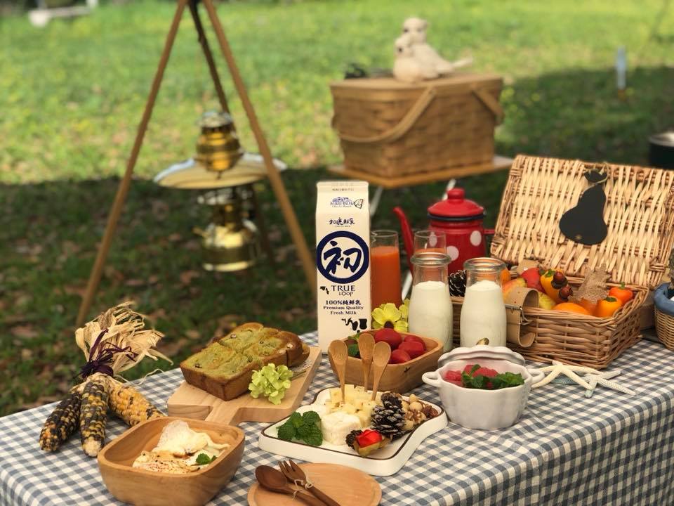 初鹿牧場 - 又到了適合露營野餐的時刻了 早餐來一杯初鹿鮮乳真是享受 | Facebook