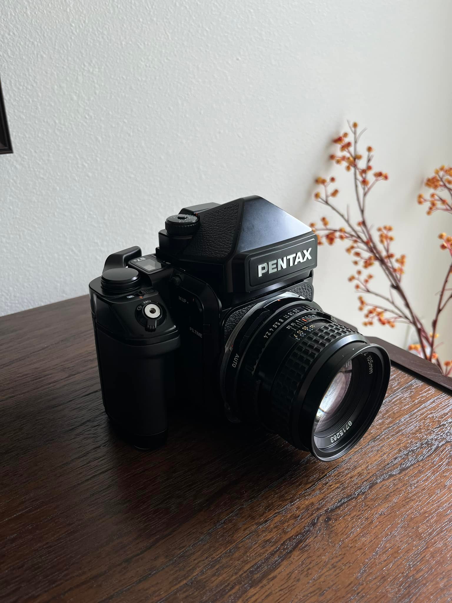 Pentax 67ii camera with smc 105/2.4 lens