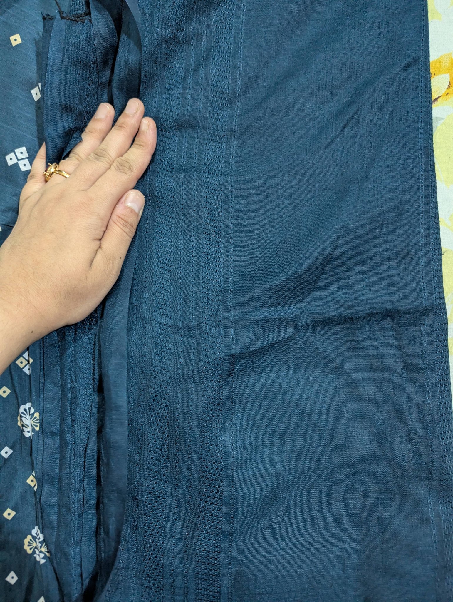 Brand saya 2 piece shirt tagged with matching staller Condition 