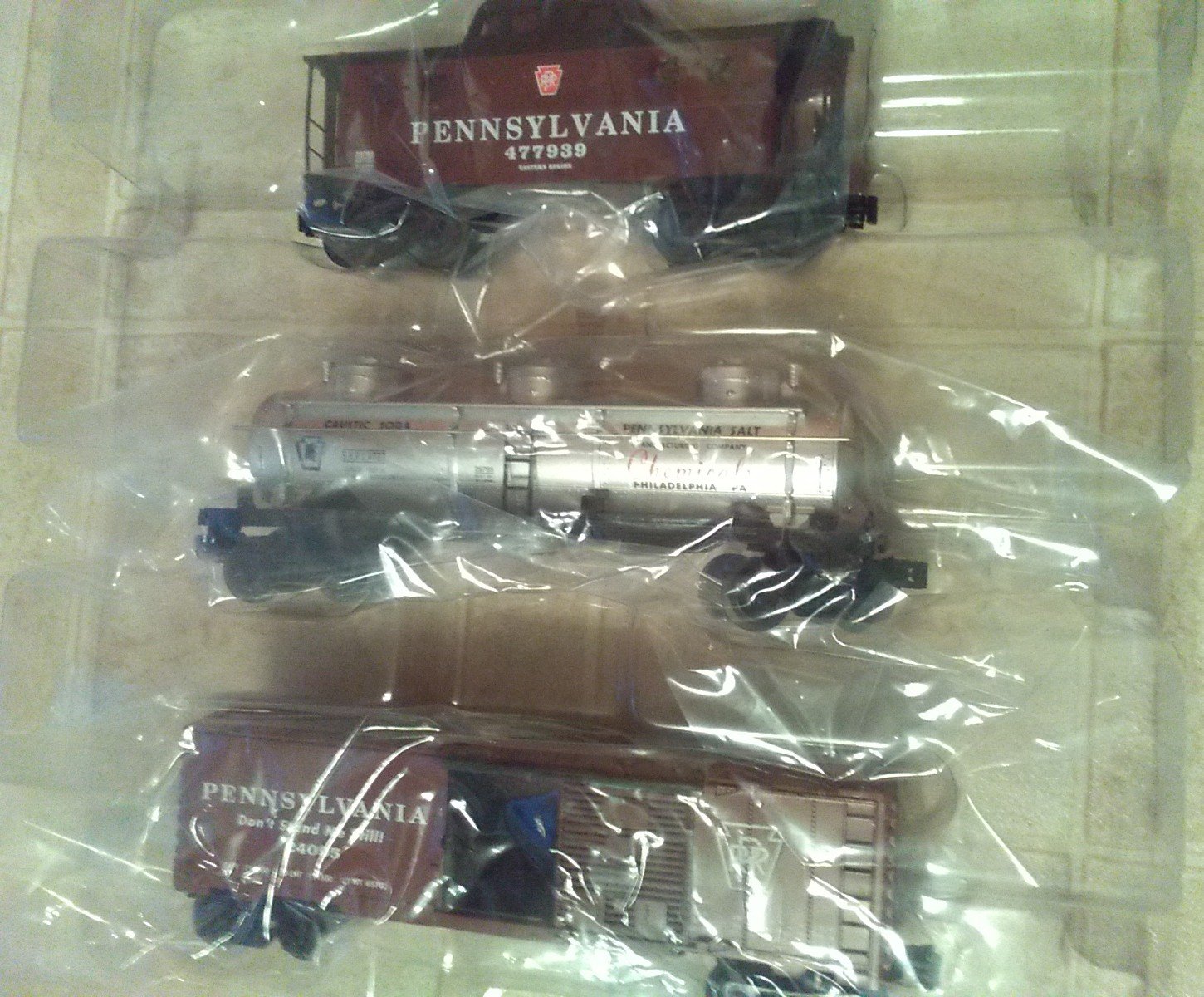 Lot of 3 LIONEL Freight Cars, Pennsylvania Flyer set break 6-83984 ...