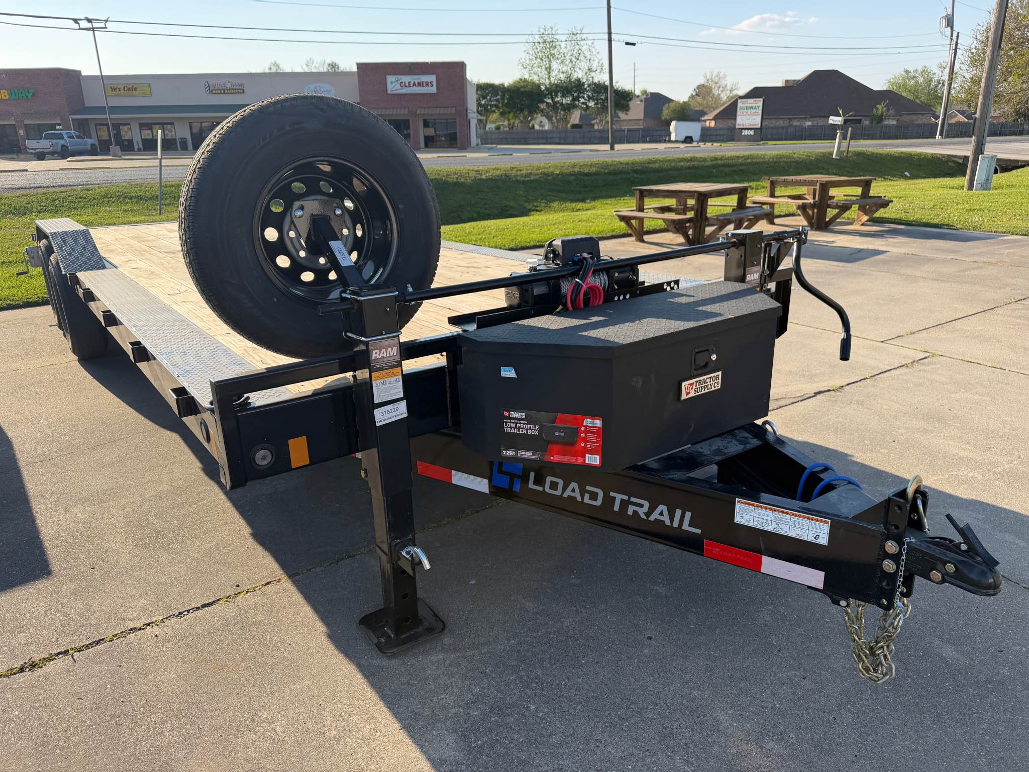 24’ Loadmaster Dovetail Car Hauler (rental) with Drive over fenders is ...