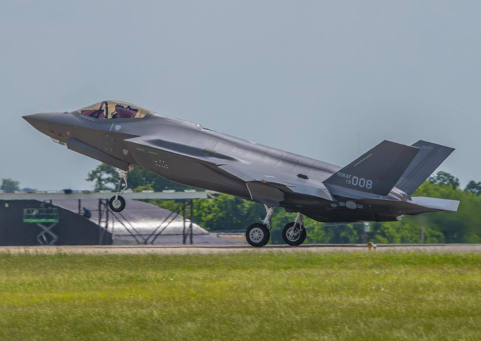 ROKAF F-35A Lightning II 007 & 008.... - Korea Defense Blog | Facebook