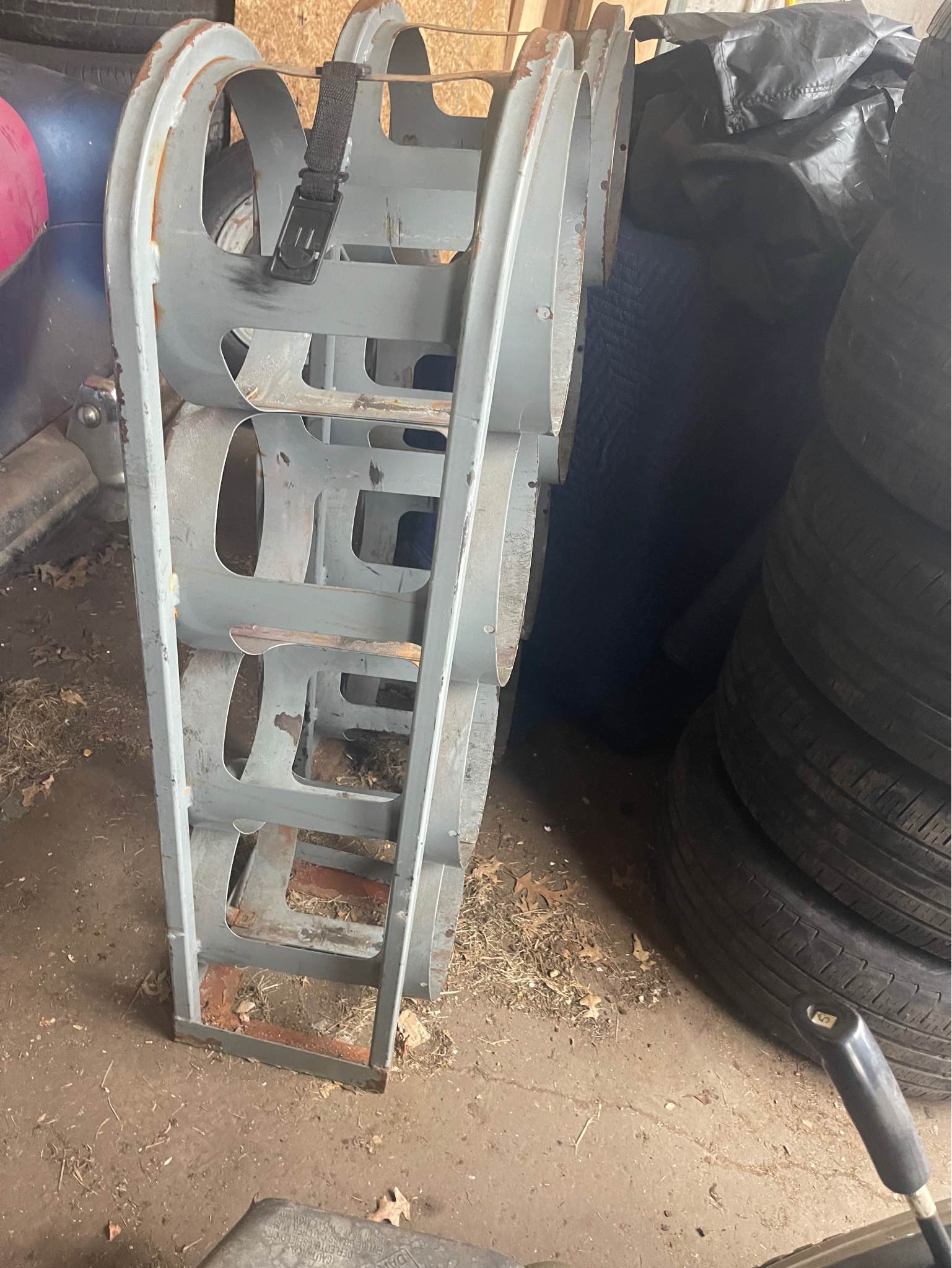 C02 tank racks 4 bottles per rack - Miscellaneous - Ashtabula, Ohio ...