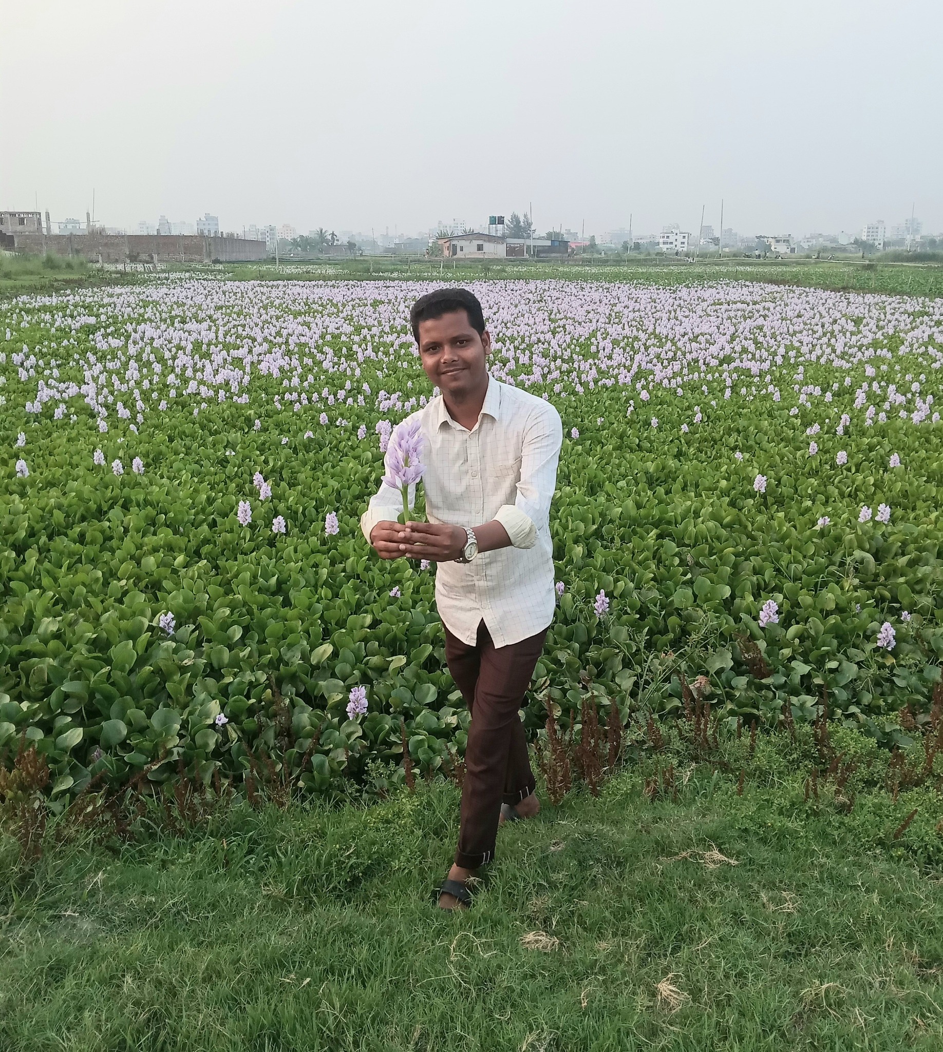 কবি রাসেল