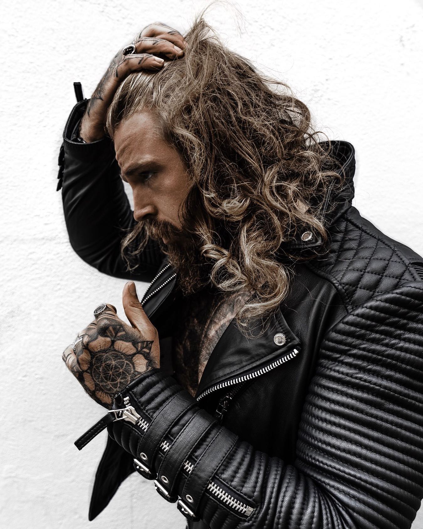 BODA - @thecreekman wears The ALEXANDER with platinum hardware