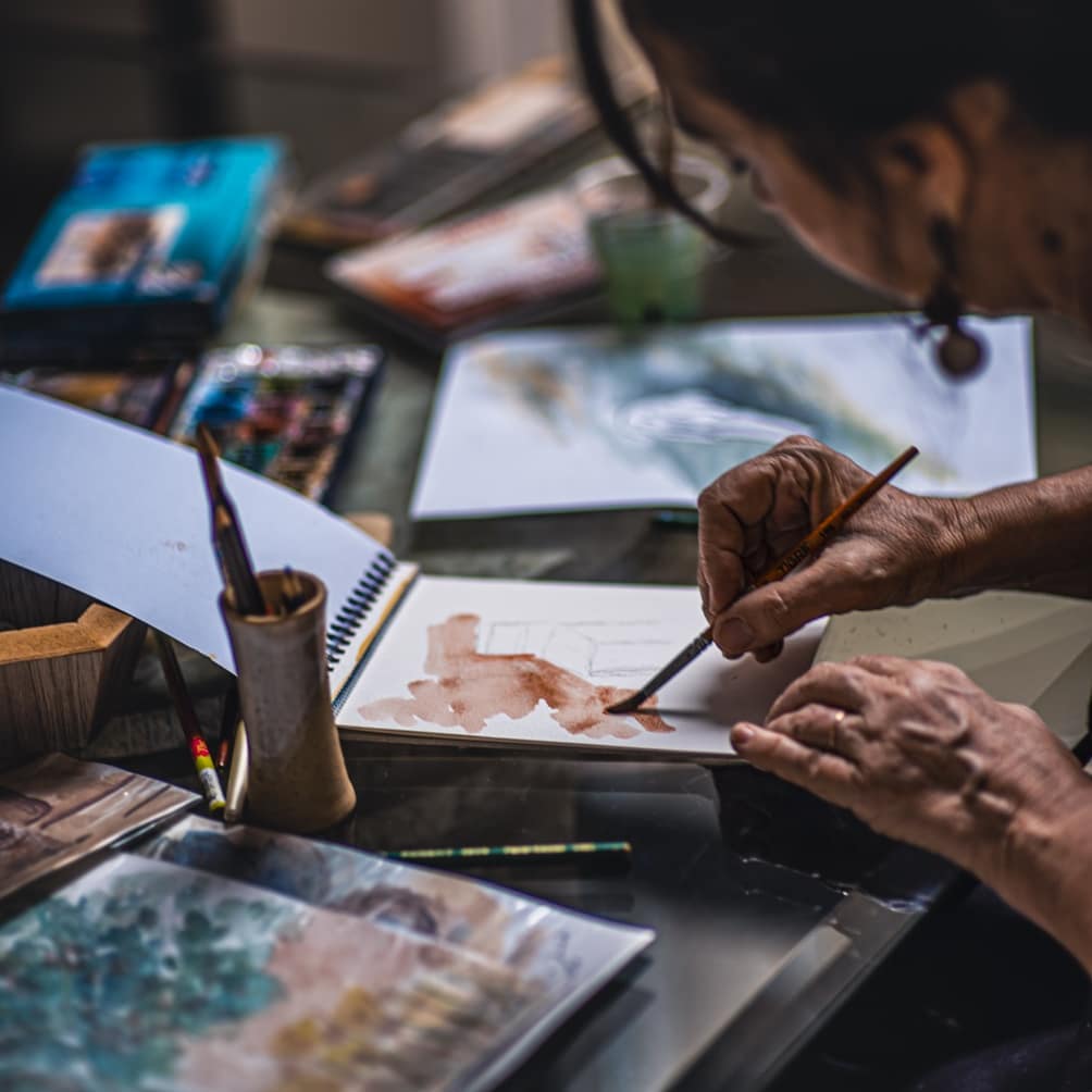 LAR Design - Nesta edição a artista plástica... | Facebook