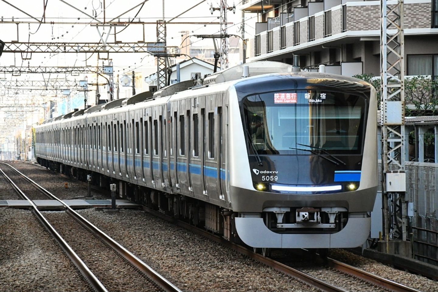 Odakyuu Line (小田急線） | Facebook