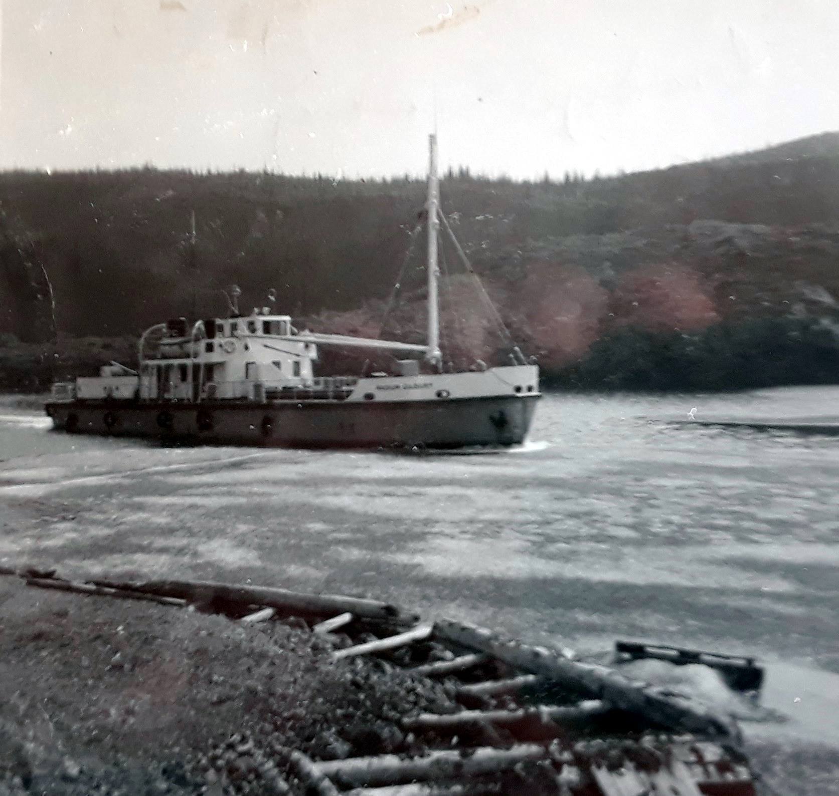 Walter Malcomson with Michigan Loader,... - Port Radium, NWT | Facebook