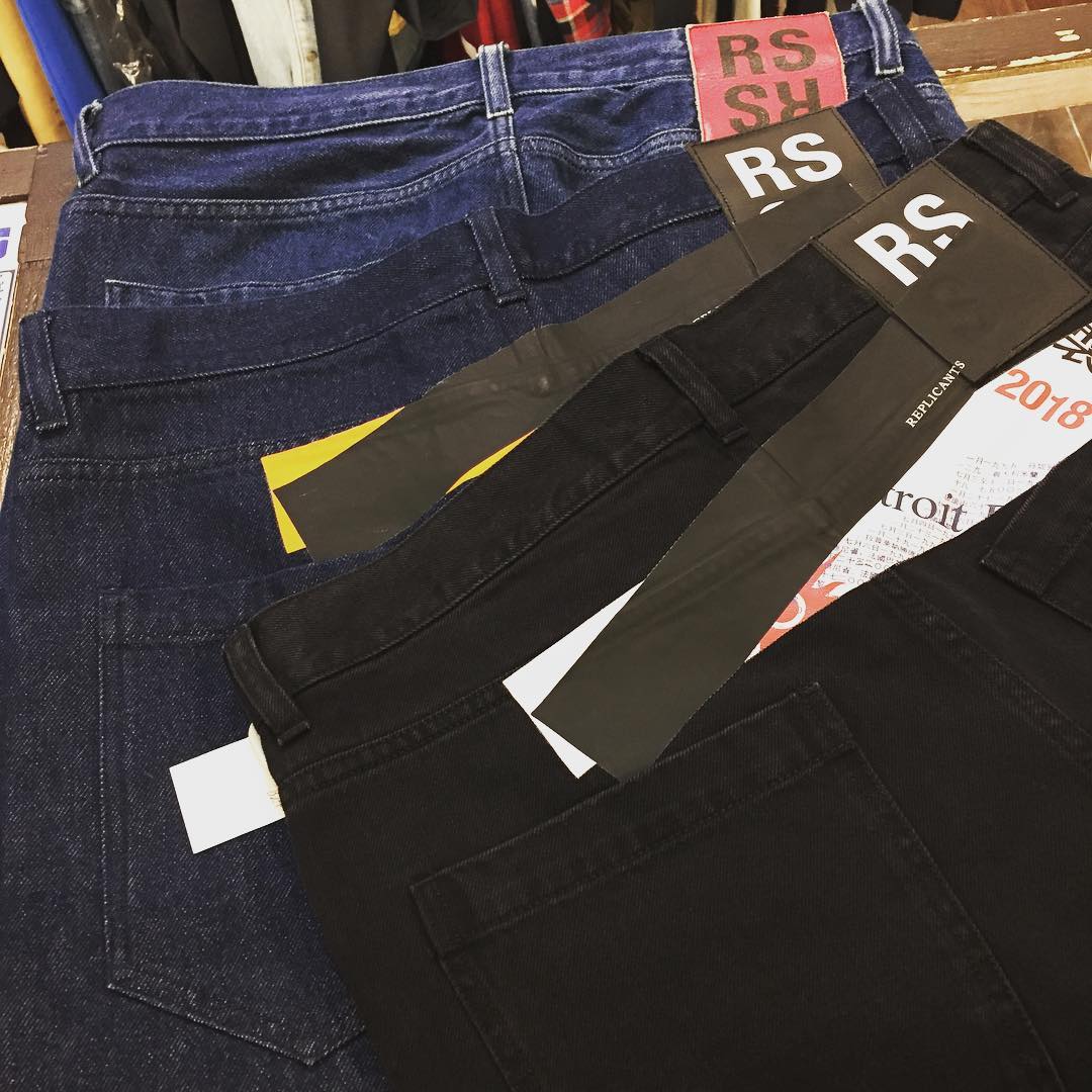 Kindal渋谷店 - RAF SIMONS . . . #rafsimons #ozweego 