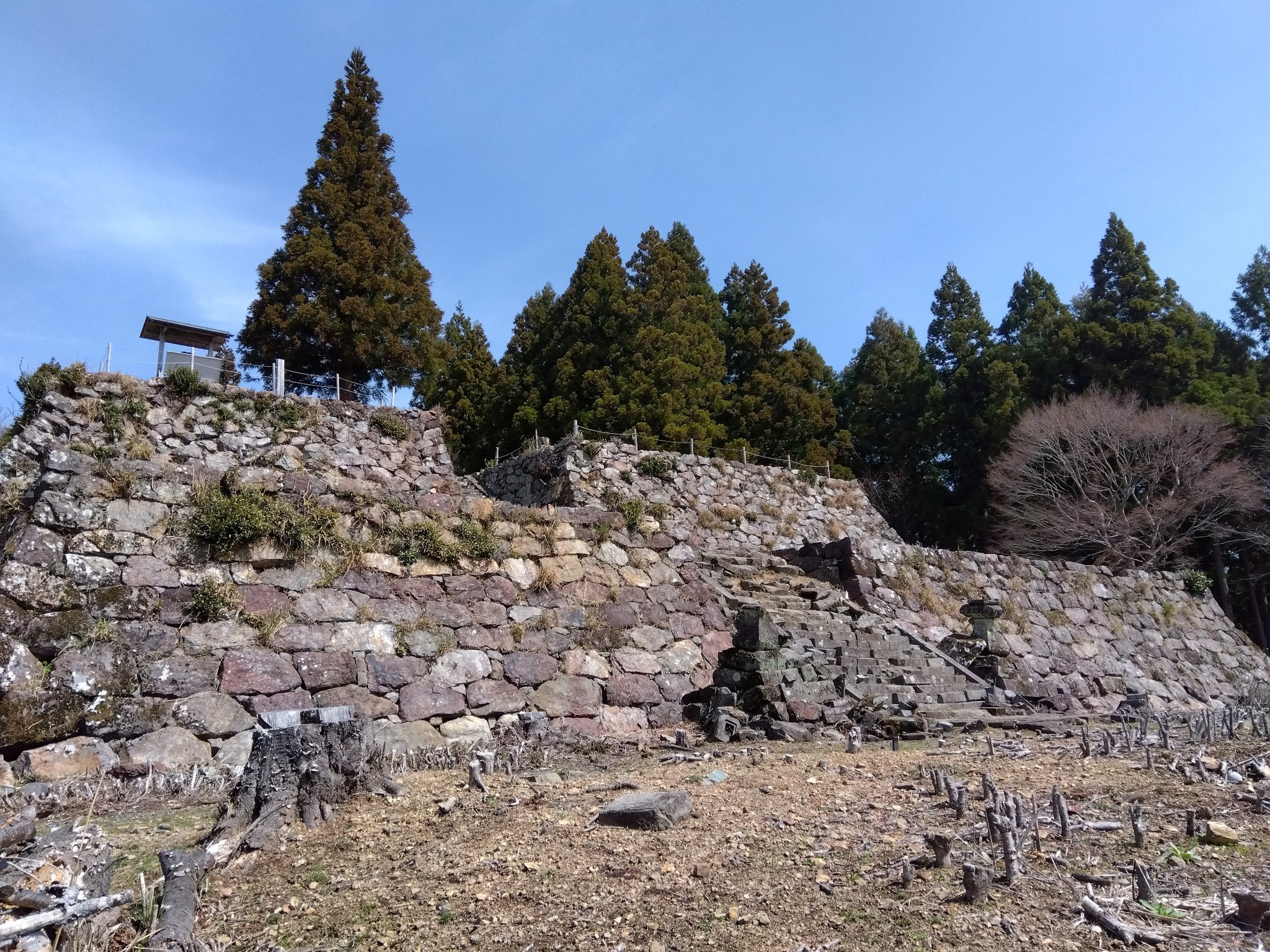 Komakijo castle history and ruins