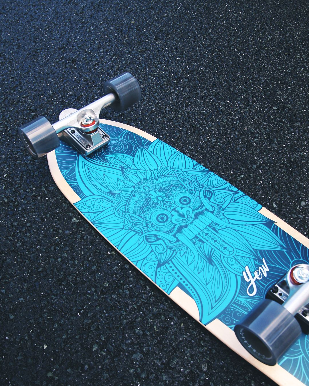 Board Review ~ Lakey Peak The Yow Lakey Peak surfskate is wide