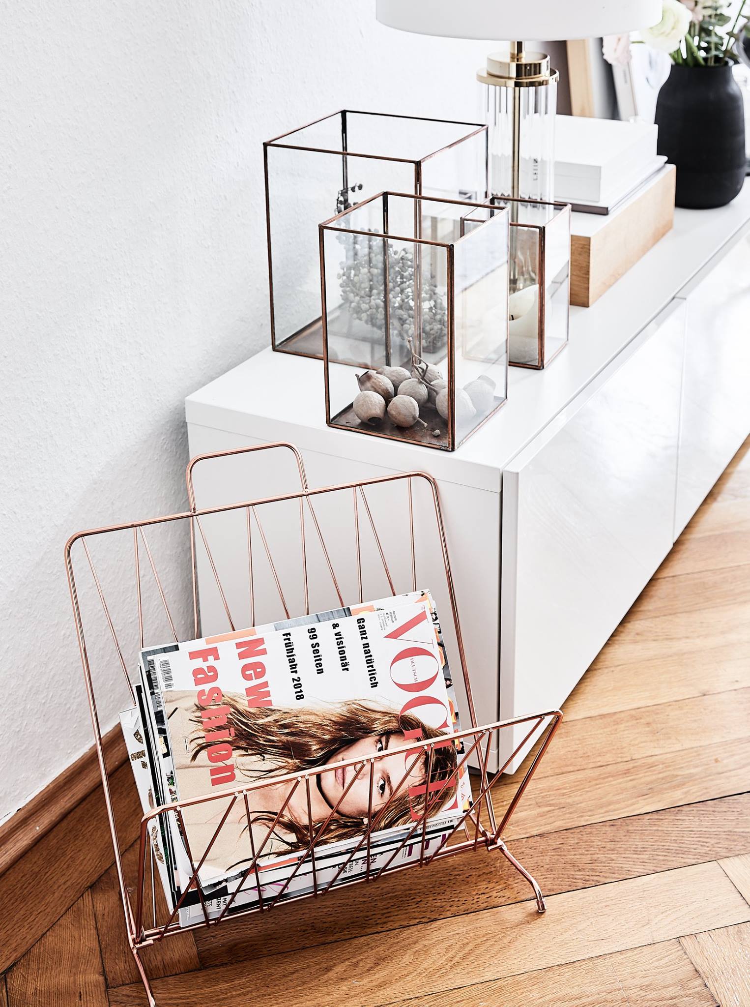 Westwing.de - Coole Metallic-Accessoires bringen Eyecatcher-Potential in Eure Wohnung! Hier könnt Ihr den tollen Zeitschriftenhalter und weitere Produkte mit Trend-Potential entdecken: ➡️ https://westwing.me/loftlove #WestwingSales
