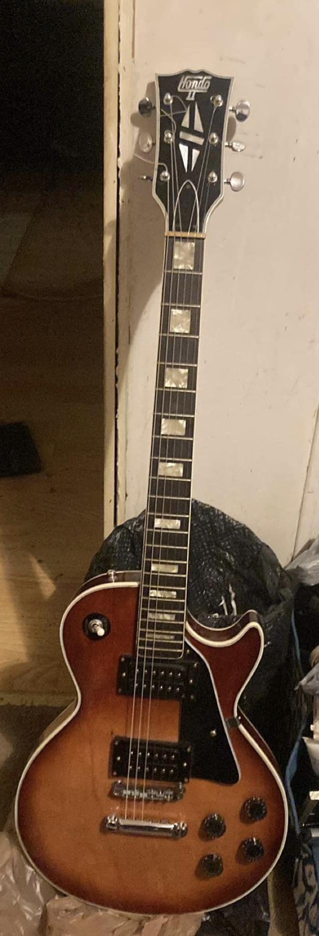 Is the Hondo deluxe series 737 guitar Japanese?