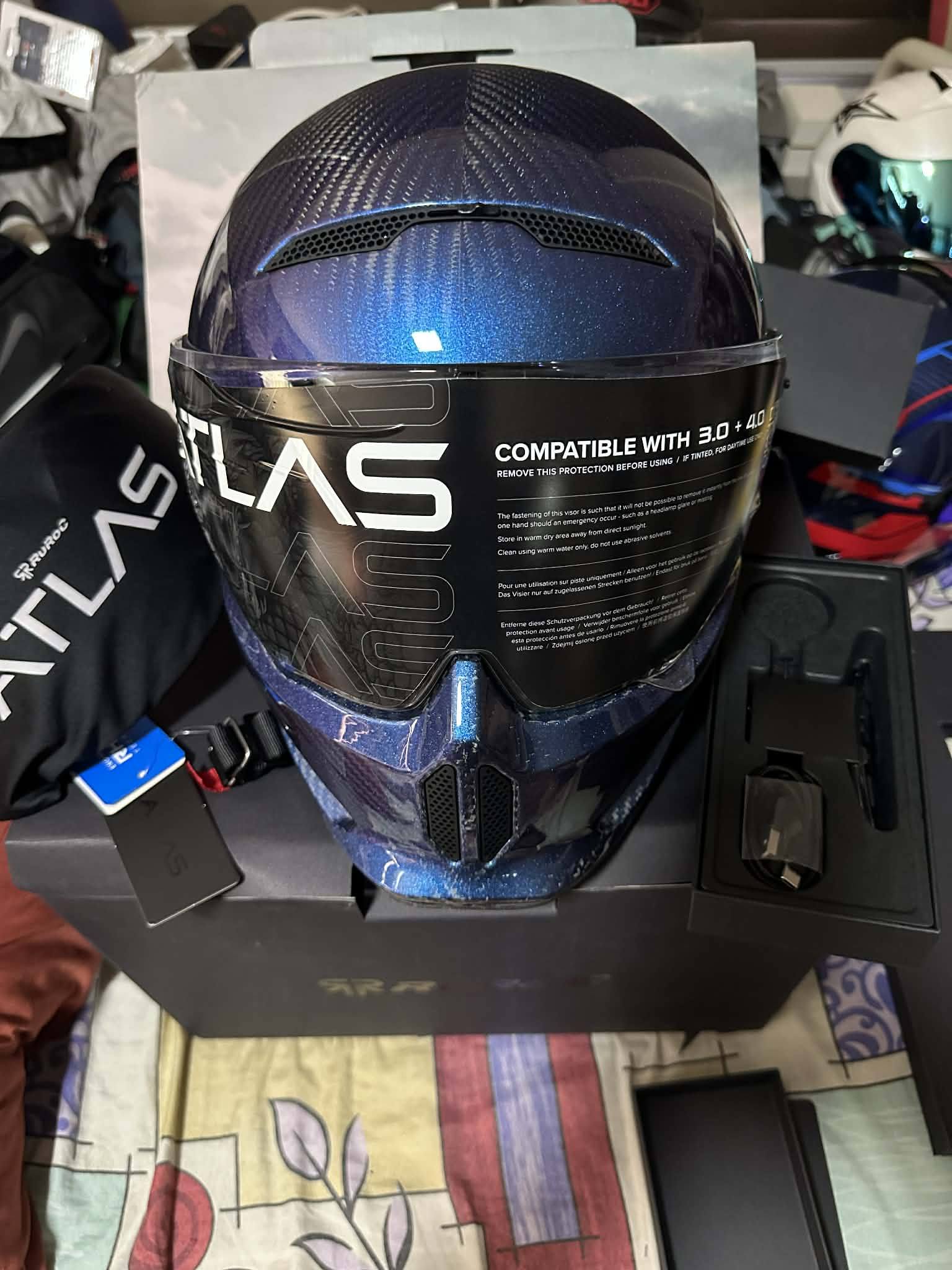 For sale brand new Ruroc Atlas 4.0 Nebula Carbon Size L/XL