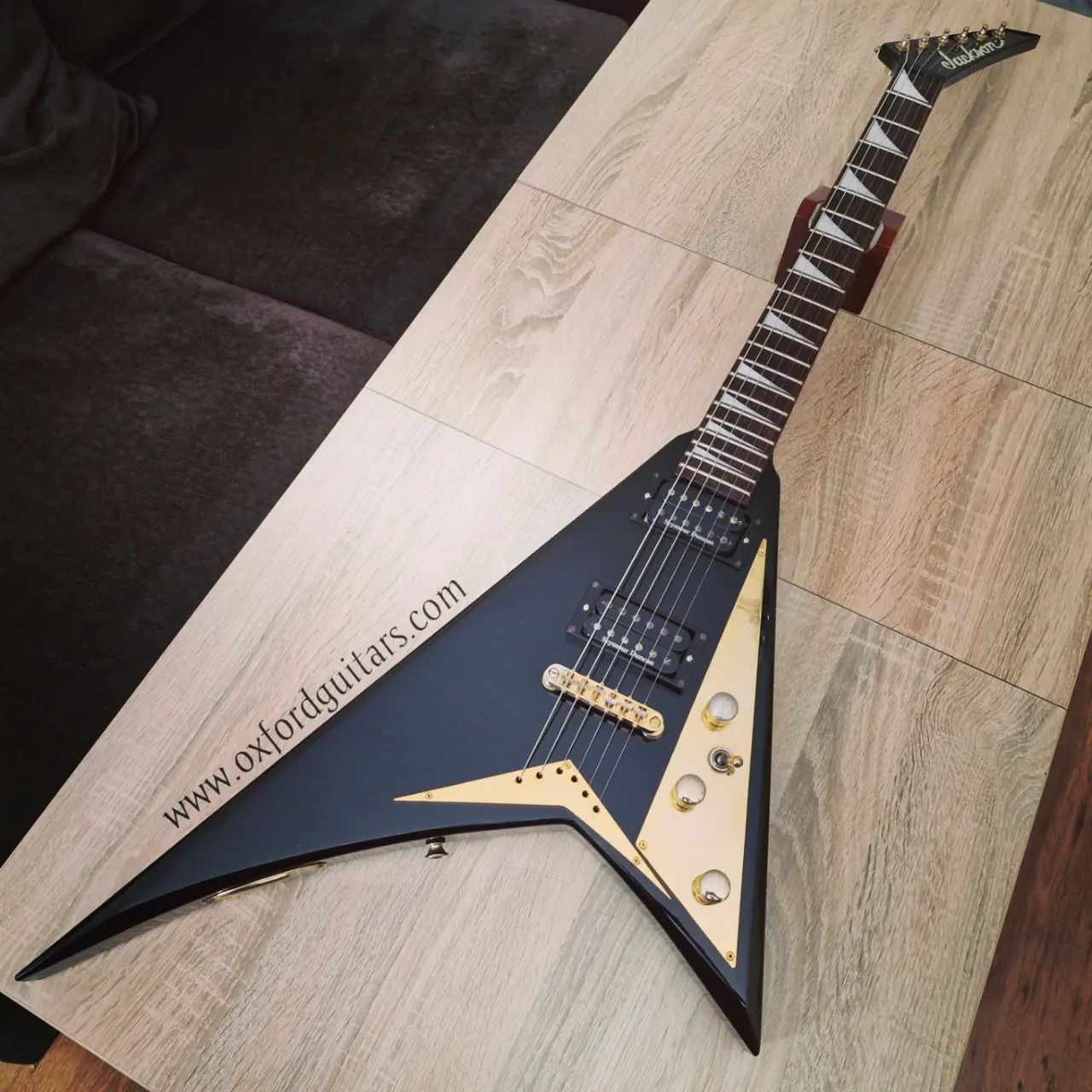 Oxford Guitars - 2006 Jackson RR5 Rhoads Pro in Black with Gold ...