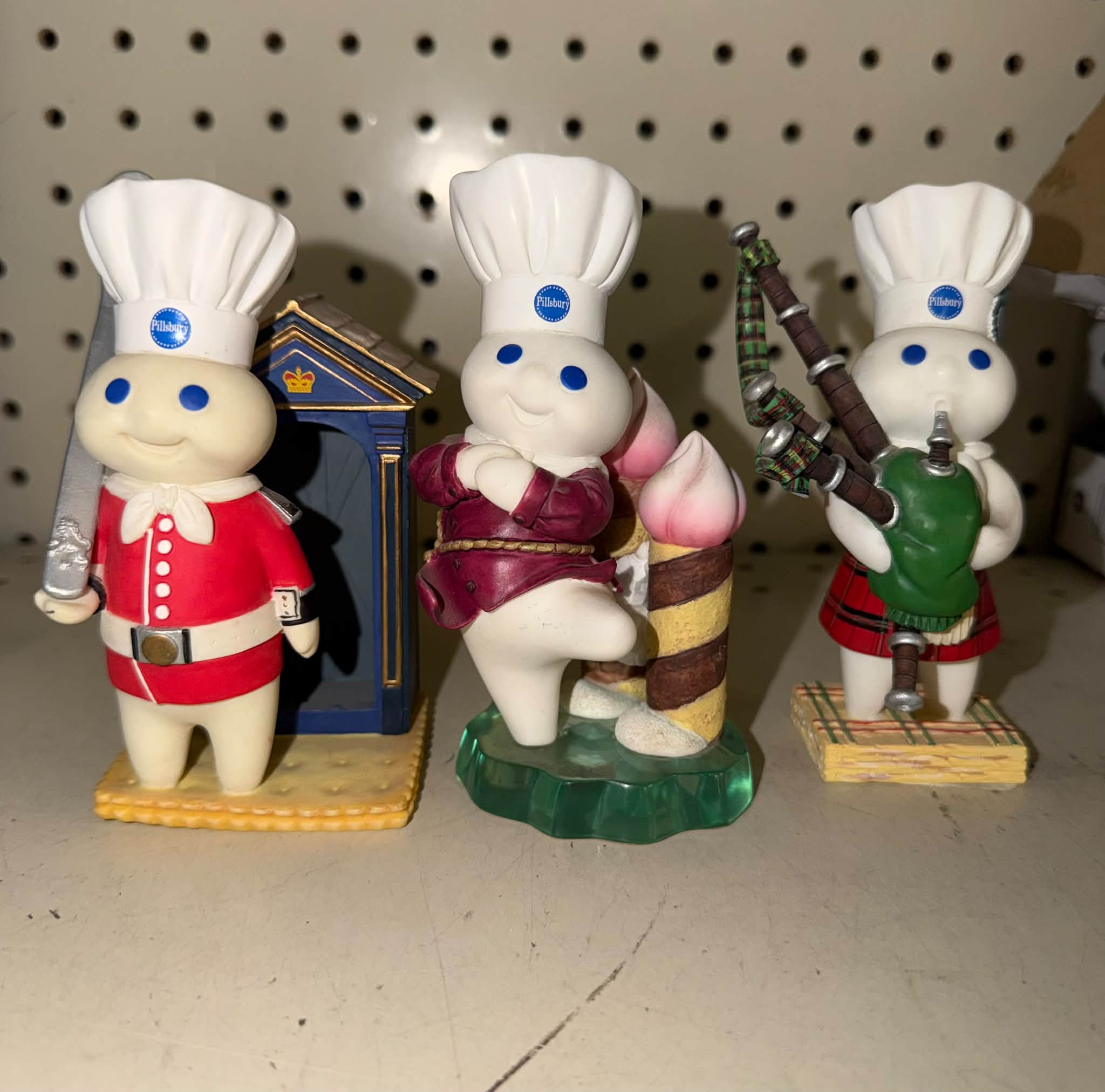 Pillsbury Doughboy Toys: 1970s Rubber vs 1996 Plush! This side-by