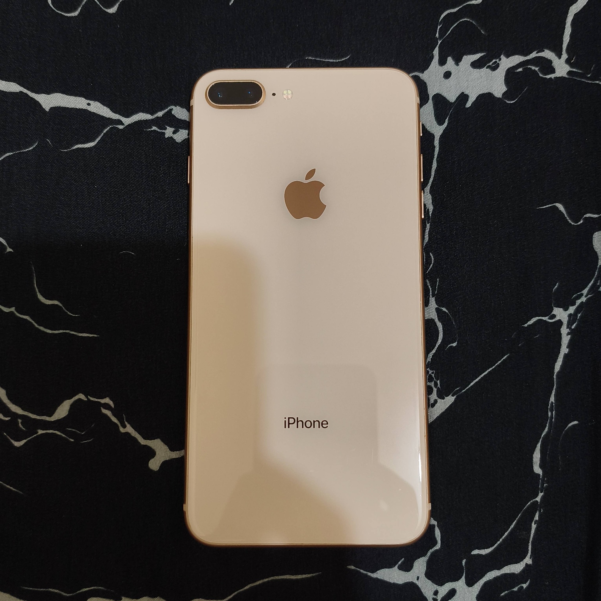 SELLING FOR: IPHONE 8 PLUS ROSE GOLD 64GB STORAGE FACTORY UNLOCKED