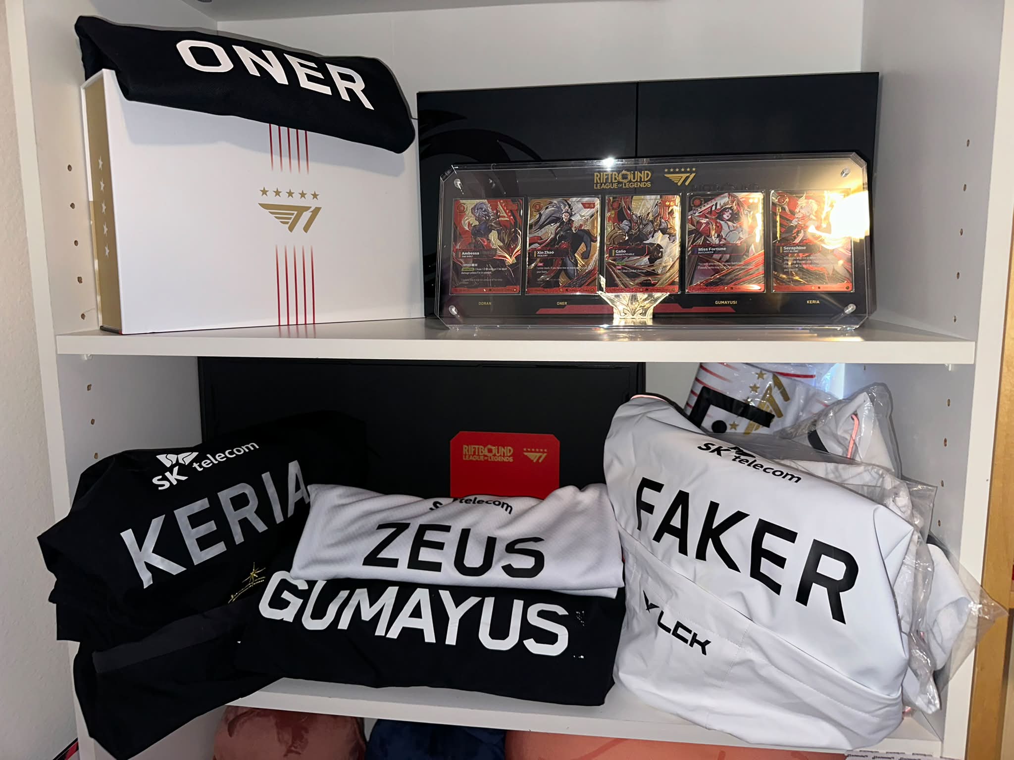 Details on how you can get your T1 x Riftbound Merch!