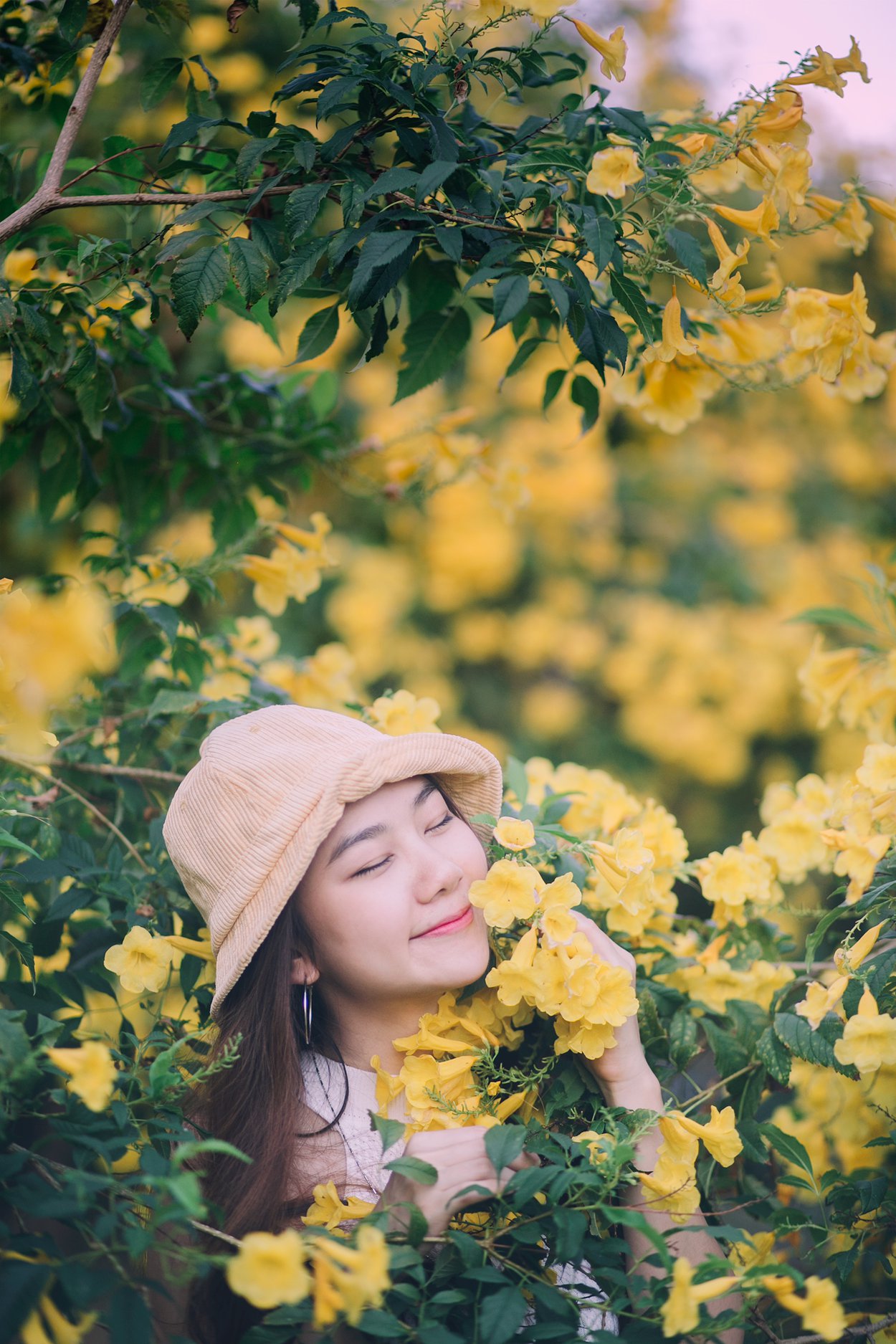 SiS - Lava Concept : Summer Model : Variya Rueangsiri...