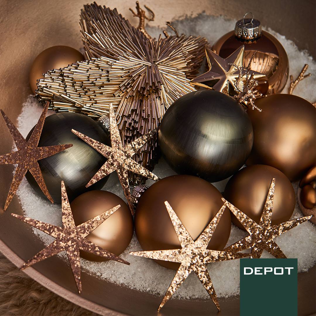 DEPOT - Von der Schale an den Baum: Heute noch auf dem Tisch können Deine Lieblingskugeln nächsten Monat schon Deinen Weihnachtsbaum verschönern! Wo landen sie bei Dir
