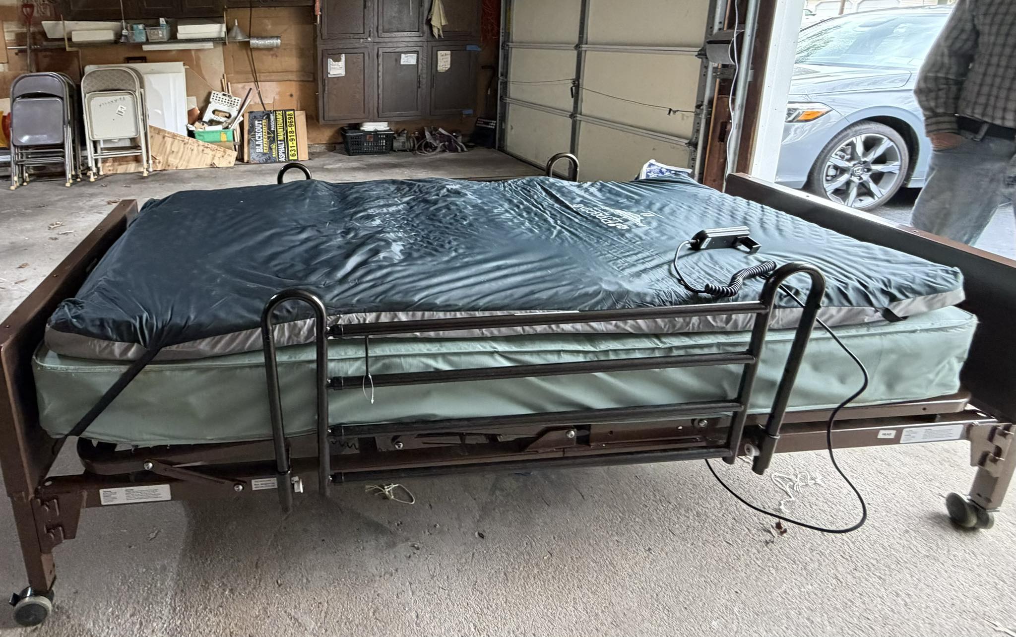 Hospital Bed Fully Electric Available in Coram.