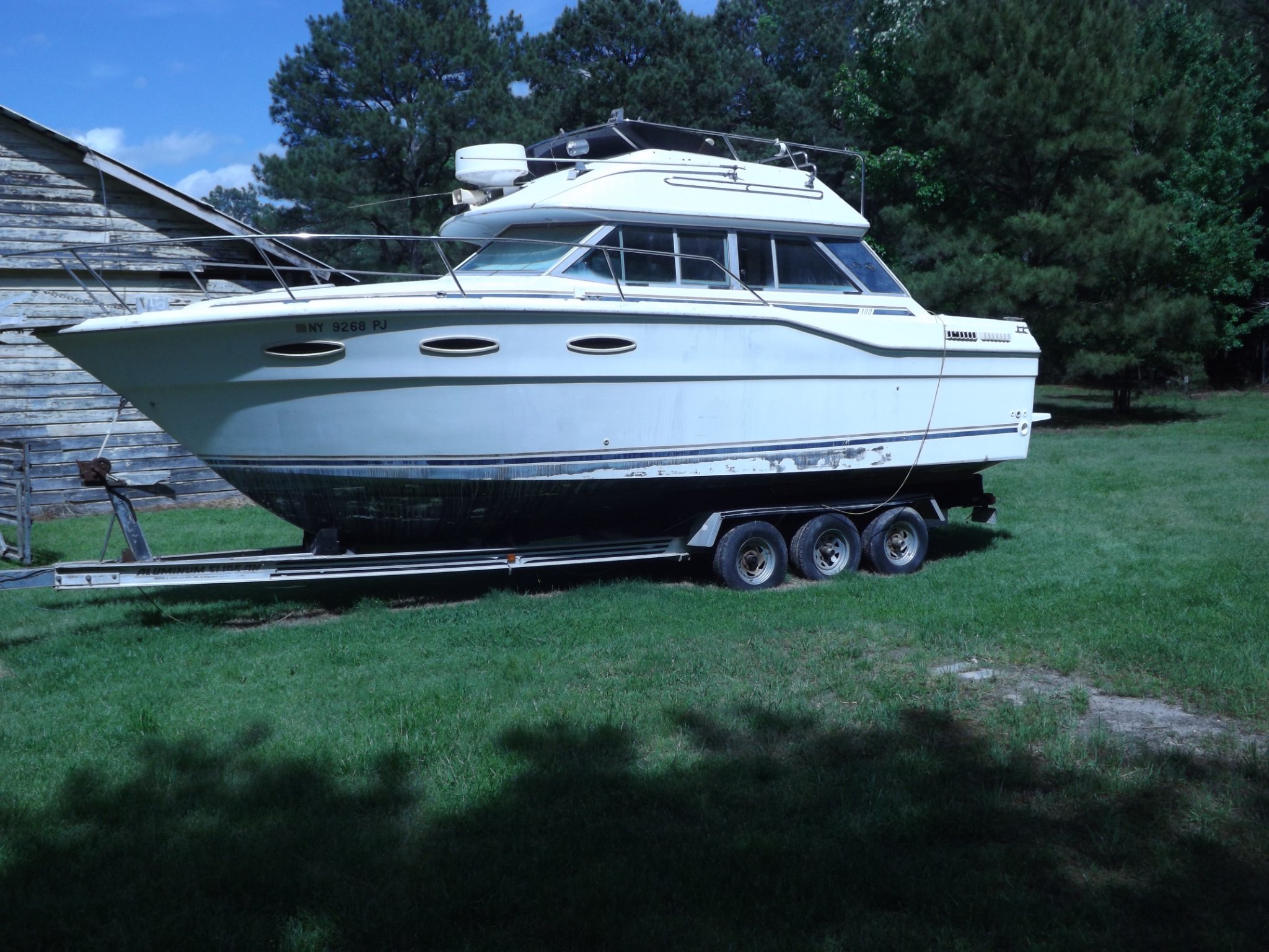 Sea Ray 30 Foot Sedan Bridge - Powerboats & Motorboats - Suffolk ...
