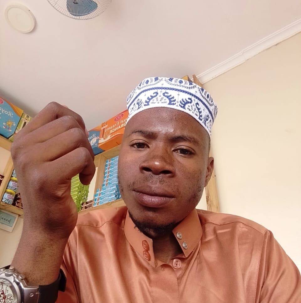 Rashidi Salumu - Amesema Mtume (swalla Allaahu Alayhi... | Facebook