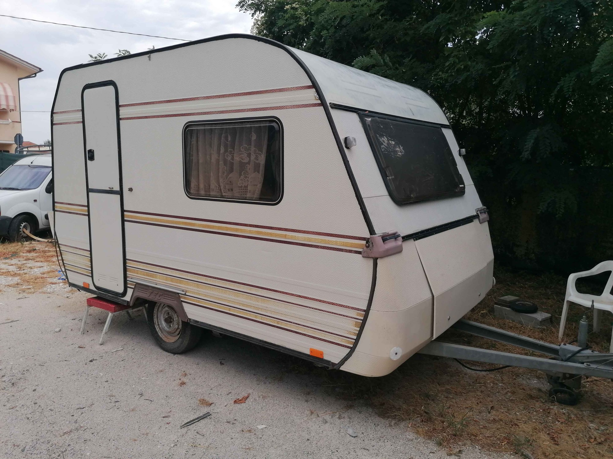 1989 Compreso trasporto x 35 km Per stazionamento fisso - RVs & Campers ...