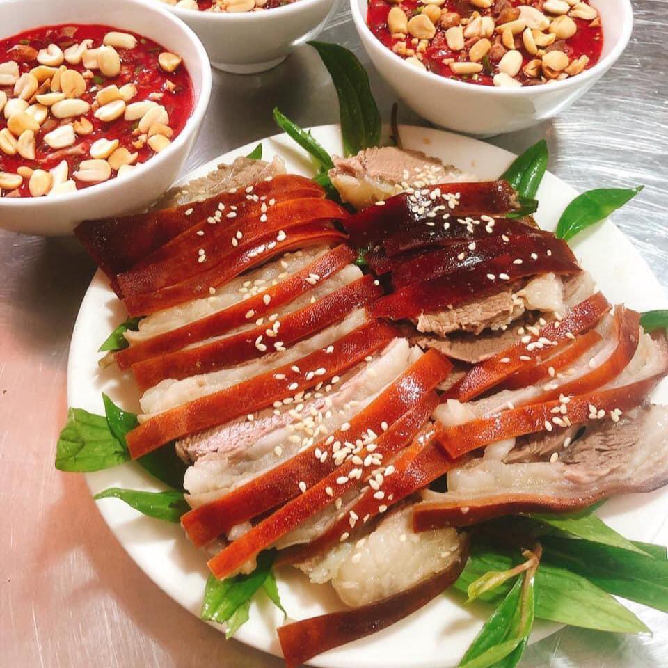 Nhà... - Nhà Hàng Dê Quay Đức Đoàn - Đặc Sản Dê Hương Sơn