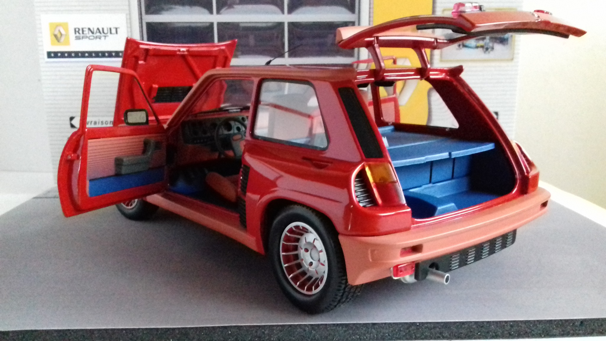 Renault 5 GT Turbo Mk1 Red 1985 1/18 SOLIDO S1810001