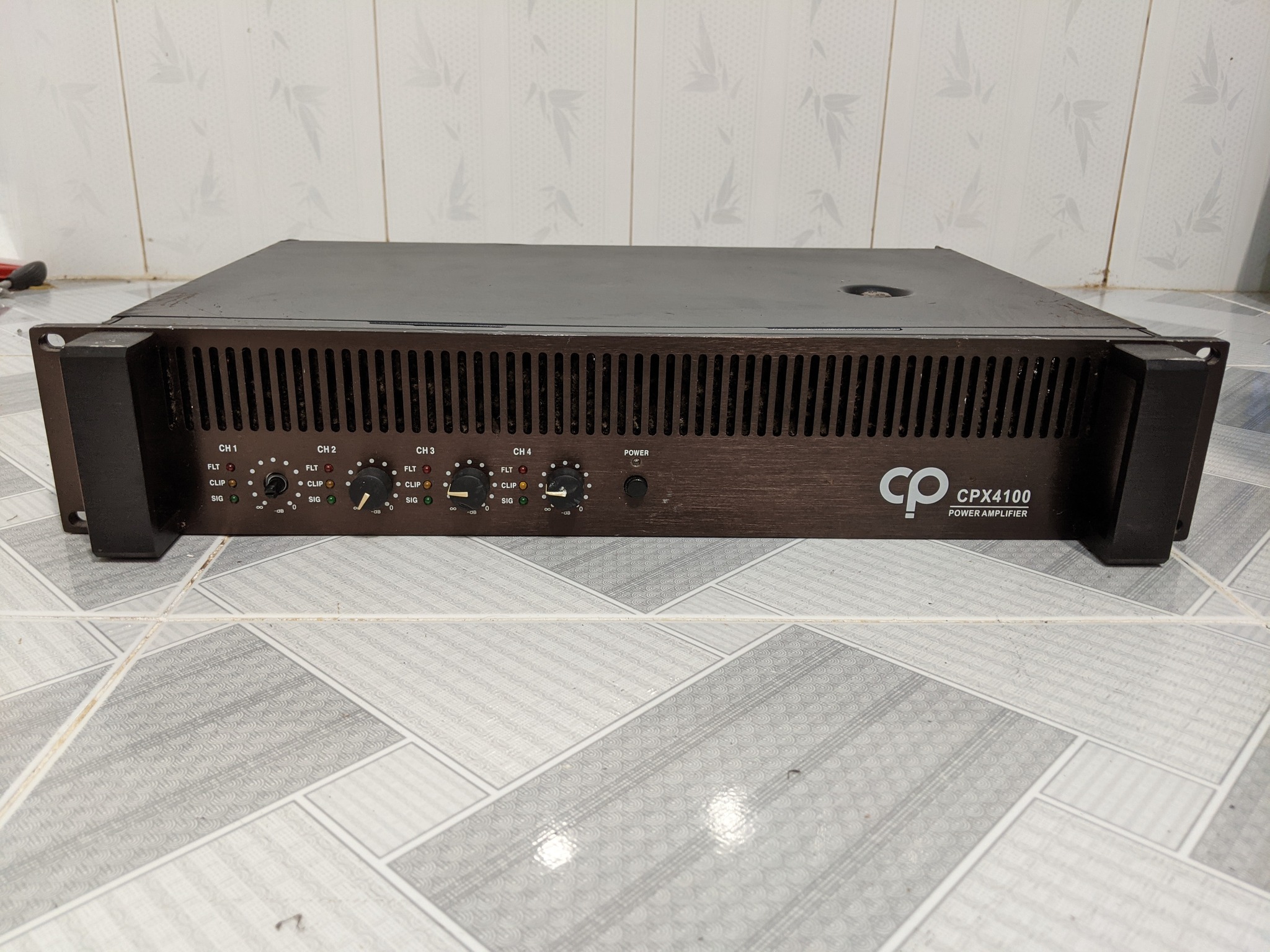 Đẩy Classic pro CPX-4100 Đánh 2 kênh 4 kênh Test 4 kênh hoạt động 