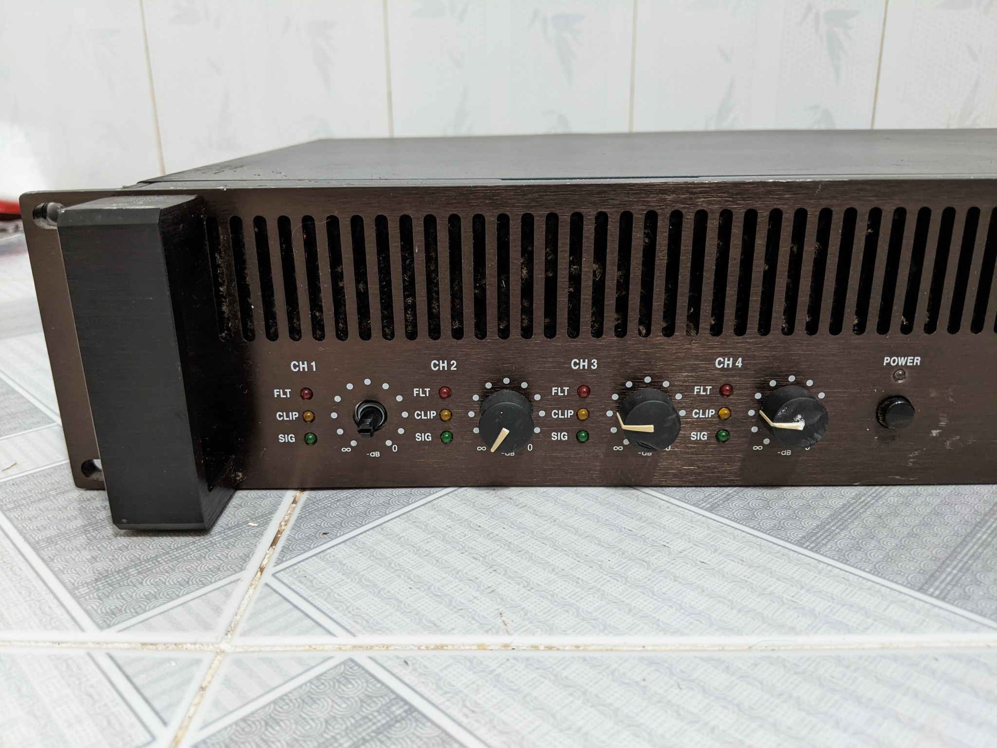 Đẩy Classic pro CPX-4100 Đánh 2 kênh 4 kênh Test 4 kênh hoạt động 